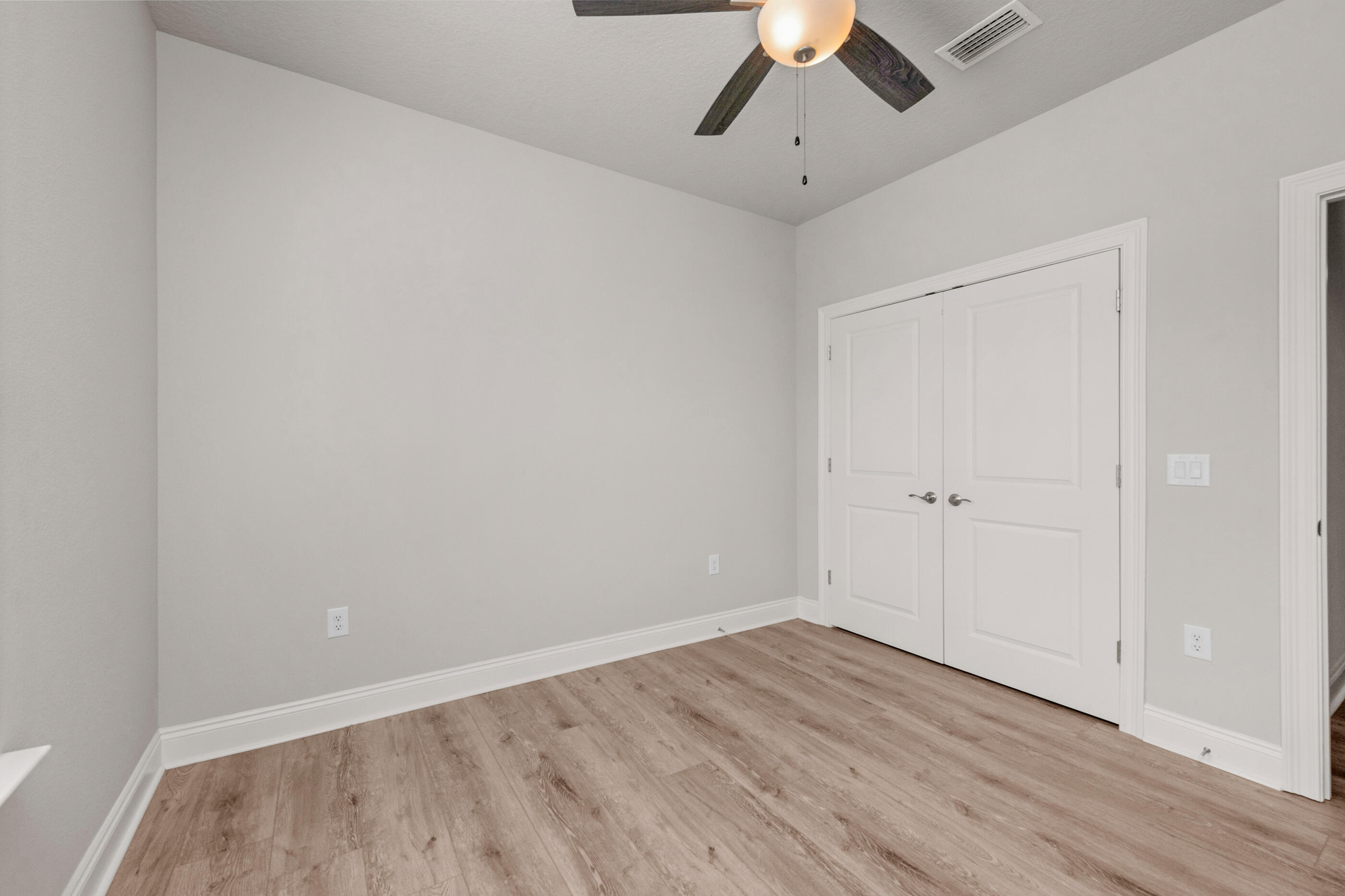 CRESCENT SHORES - Residential