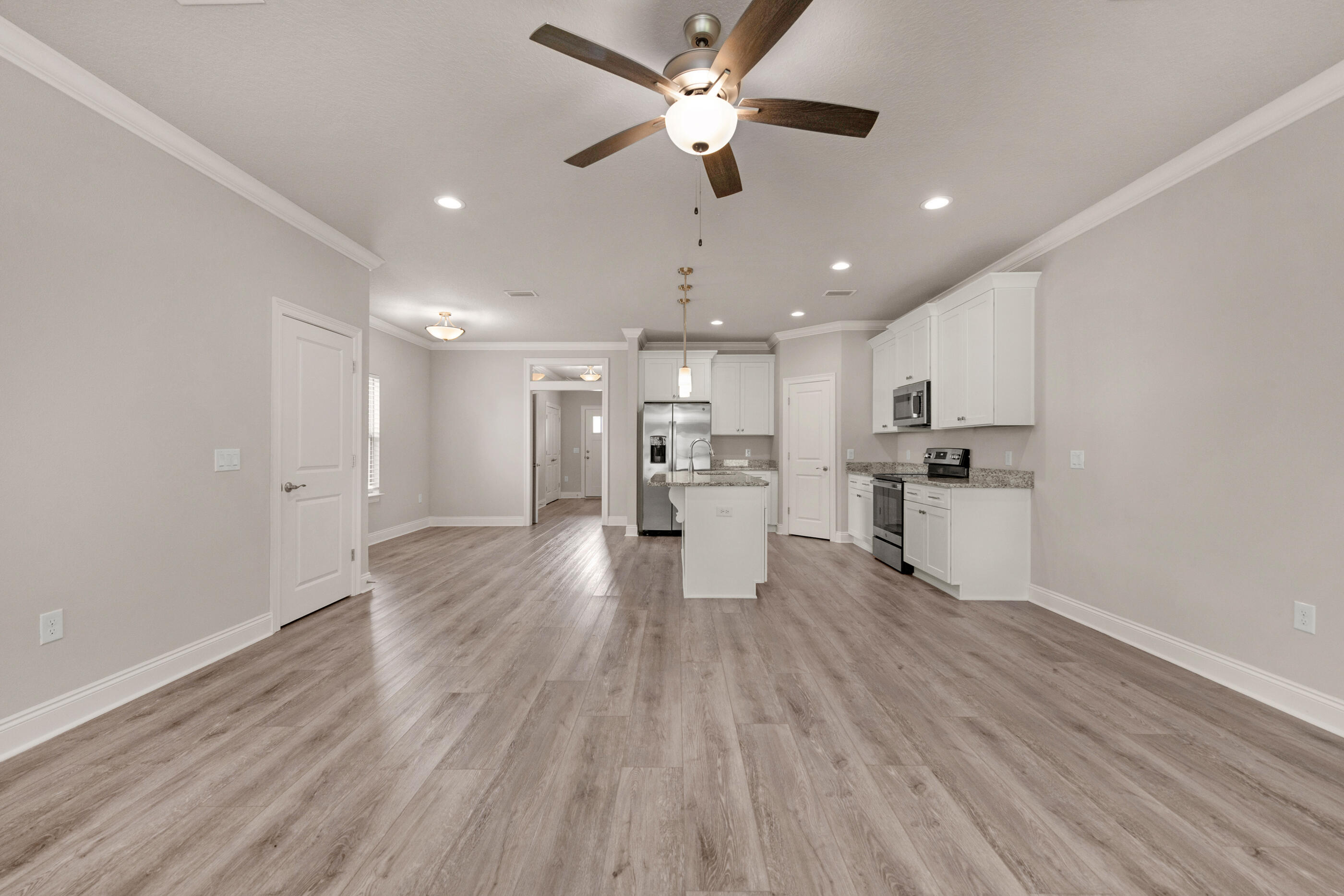 CRESCENT SHORES - Residential