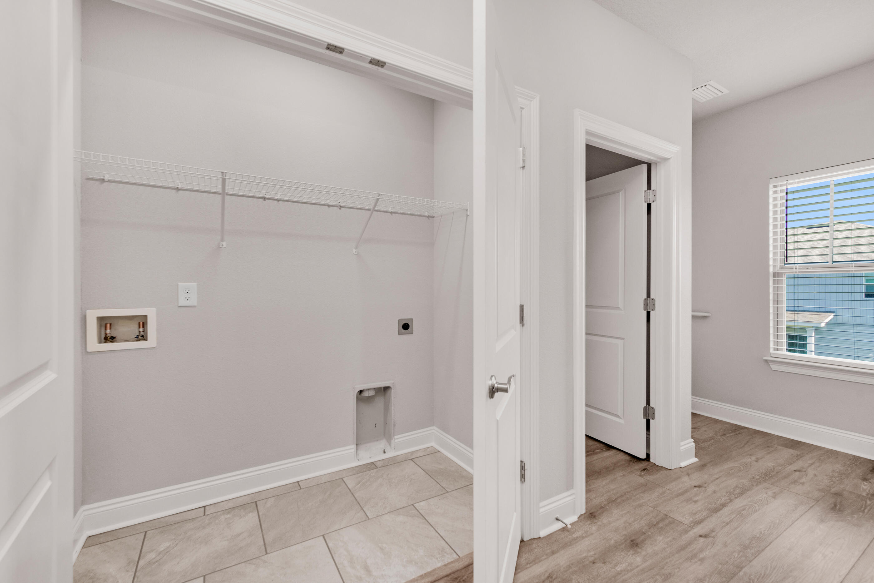 CRESCENT SHORES - Residential