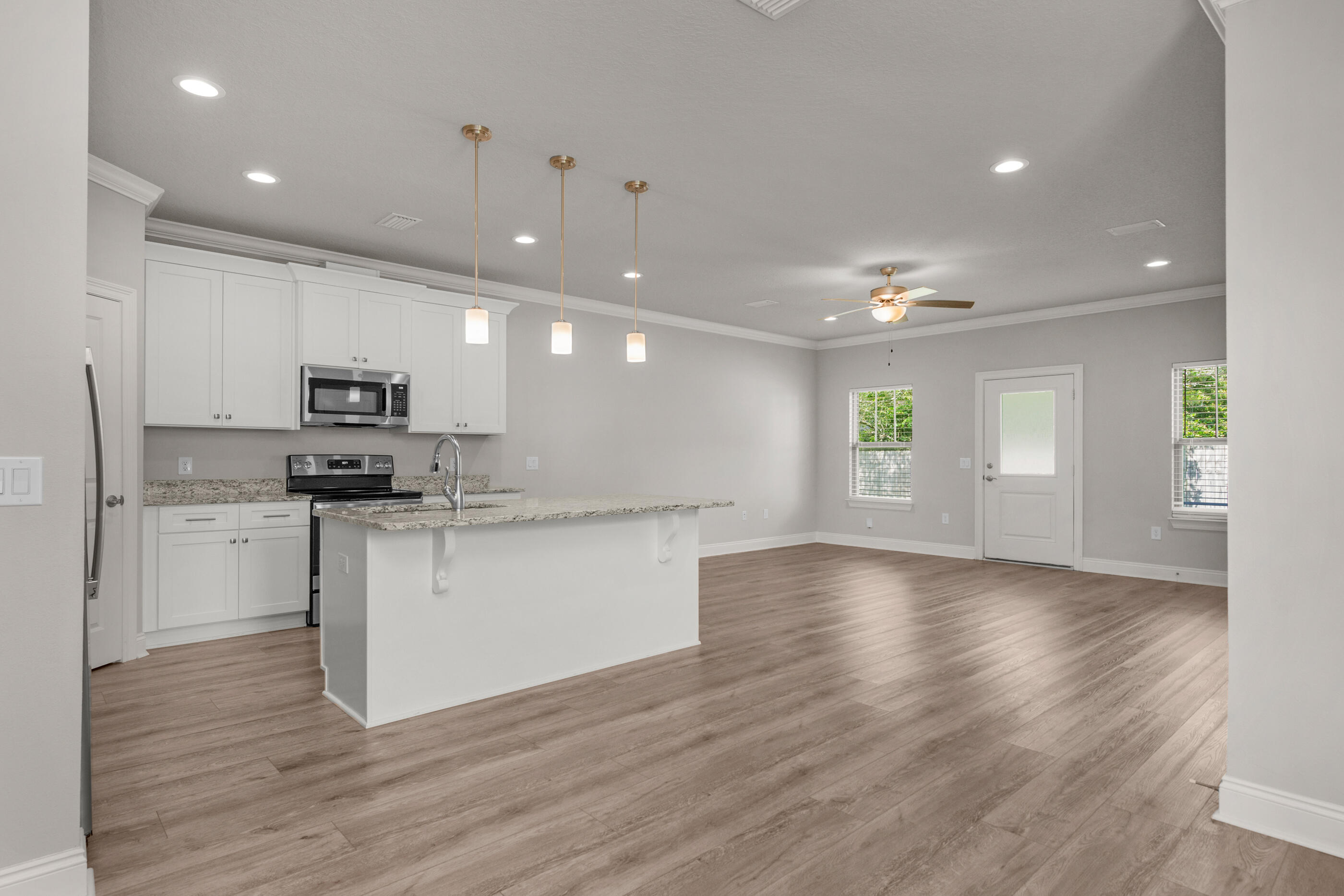 CRESCENT SHORES - Residential