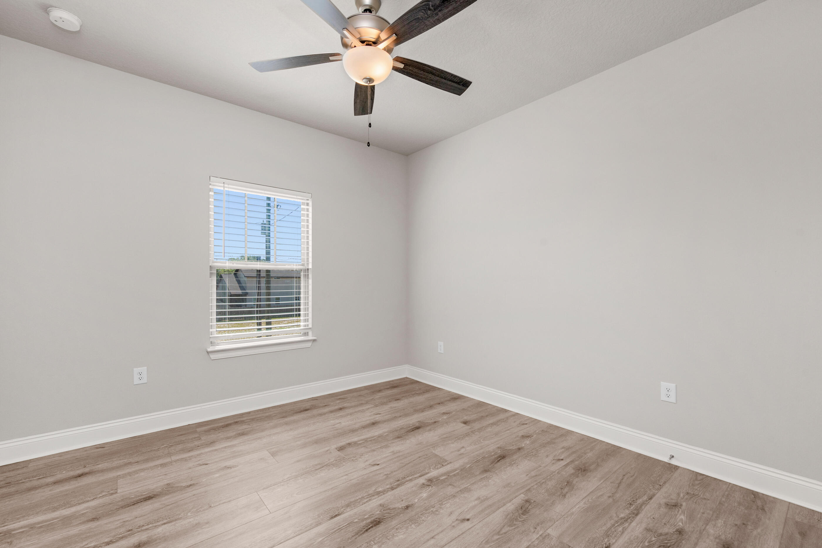 CRESCENT SHORES - Residential