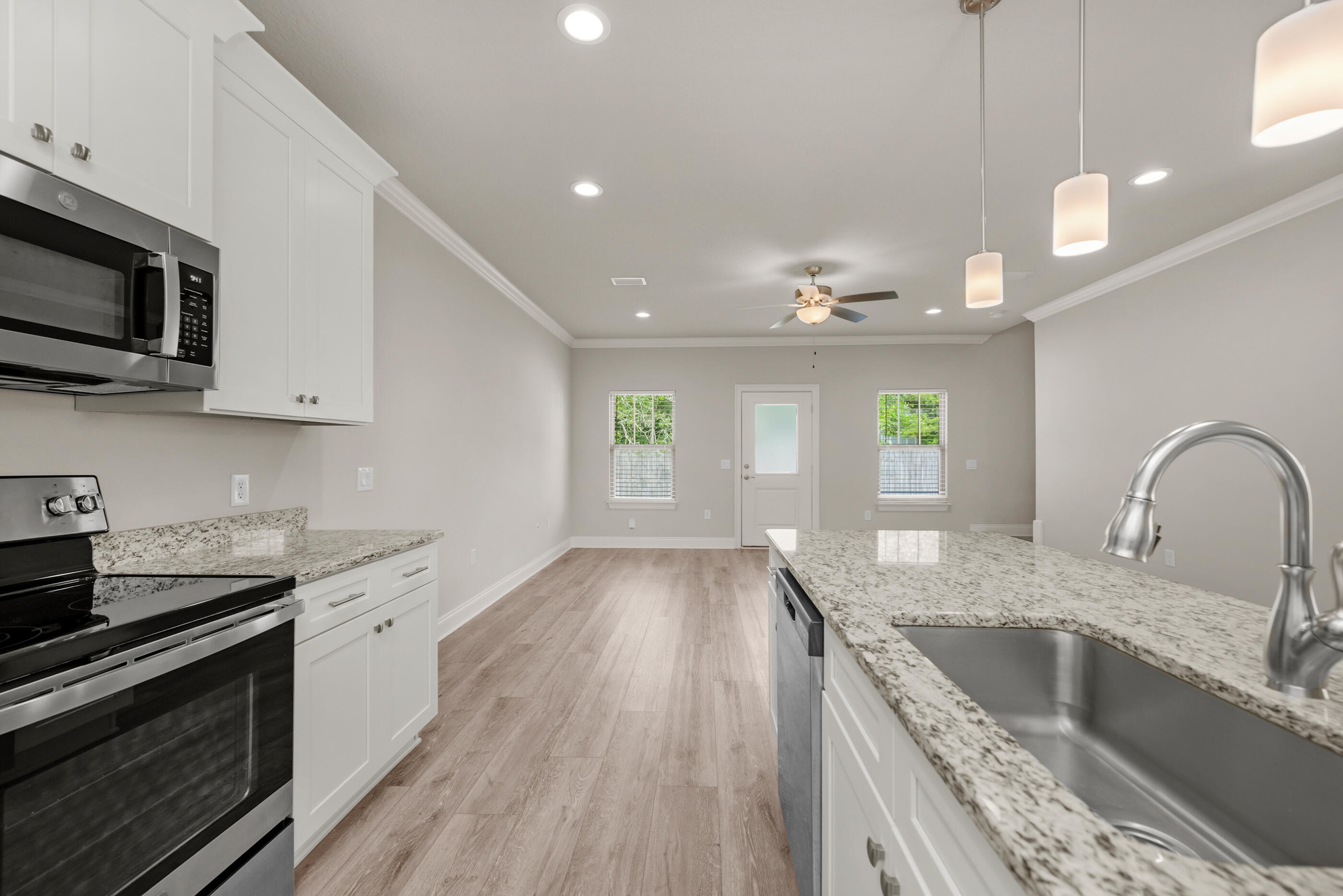 CRESCENT SHORES - Residential