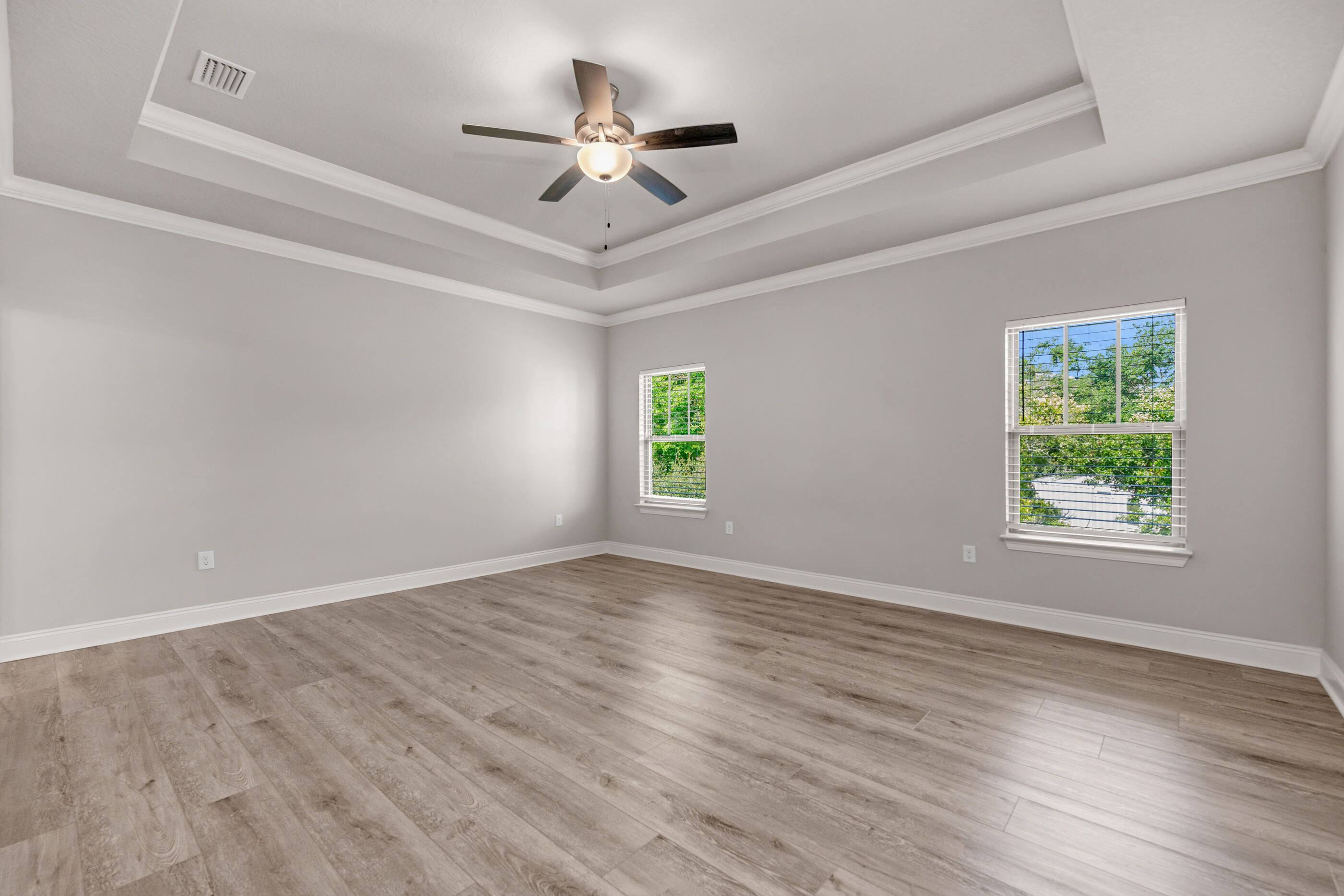 CRESCENT SHORES - Residential