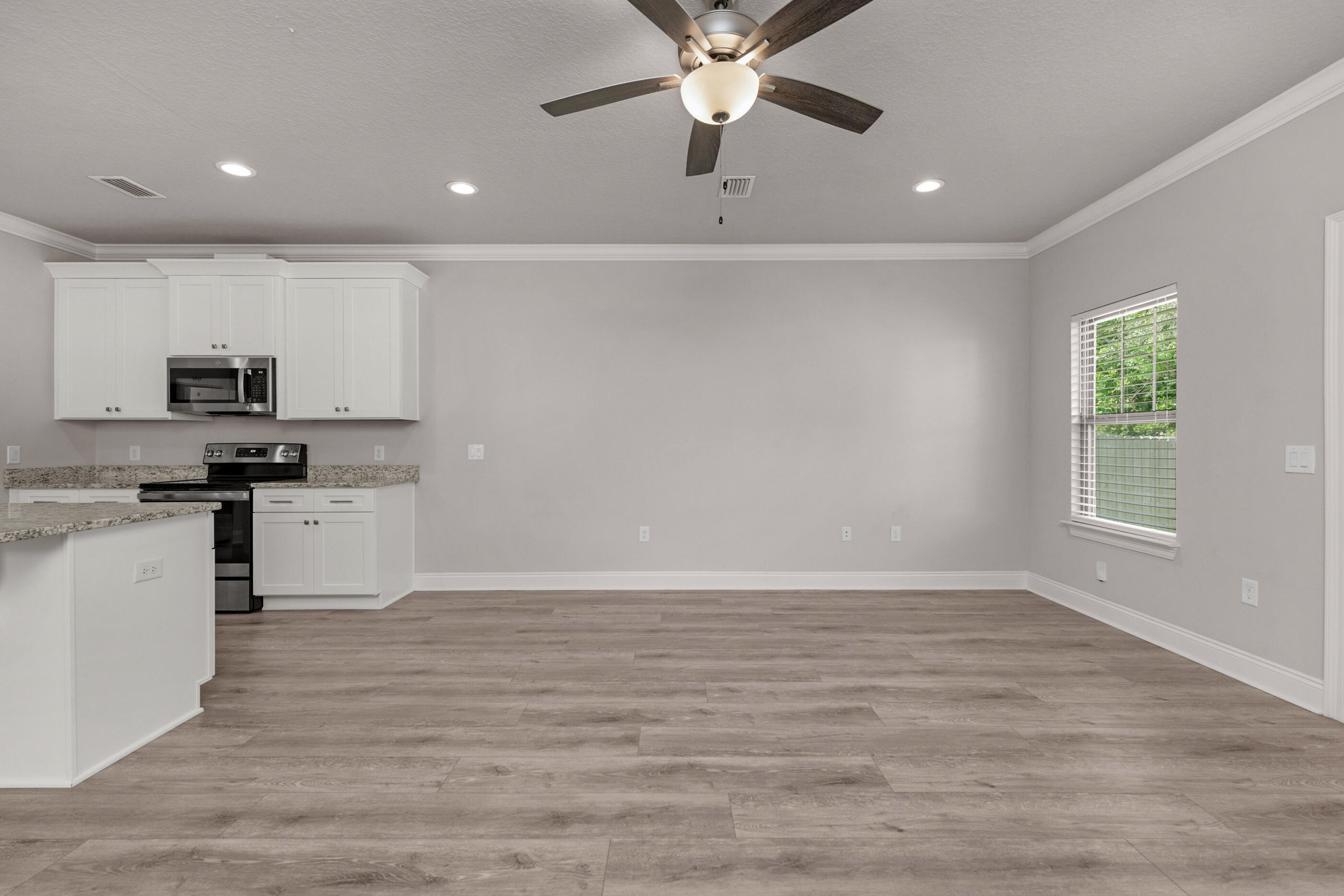 CRESCENT SHORES - Residential