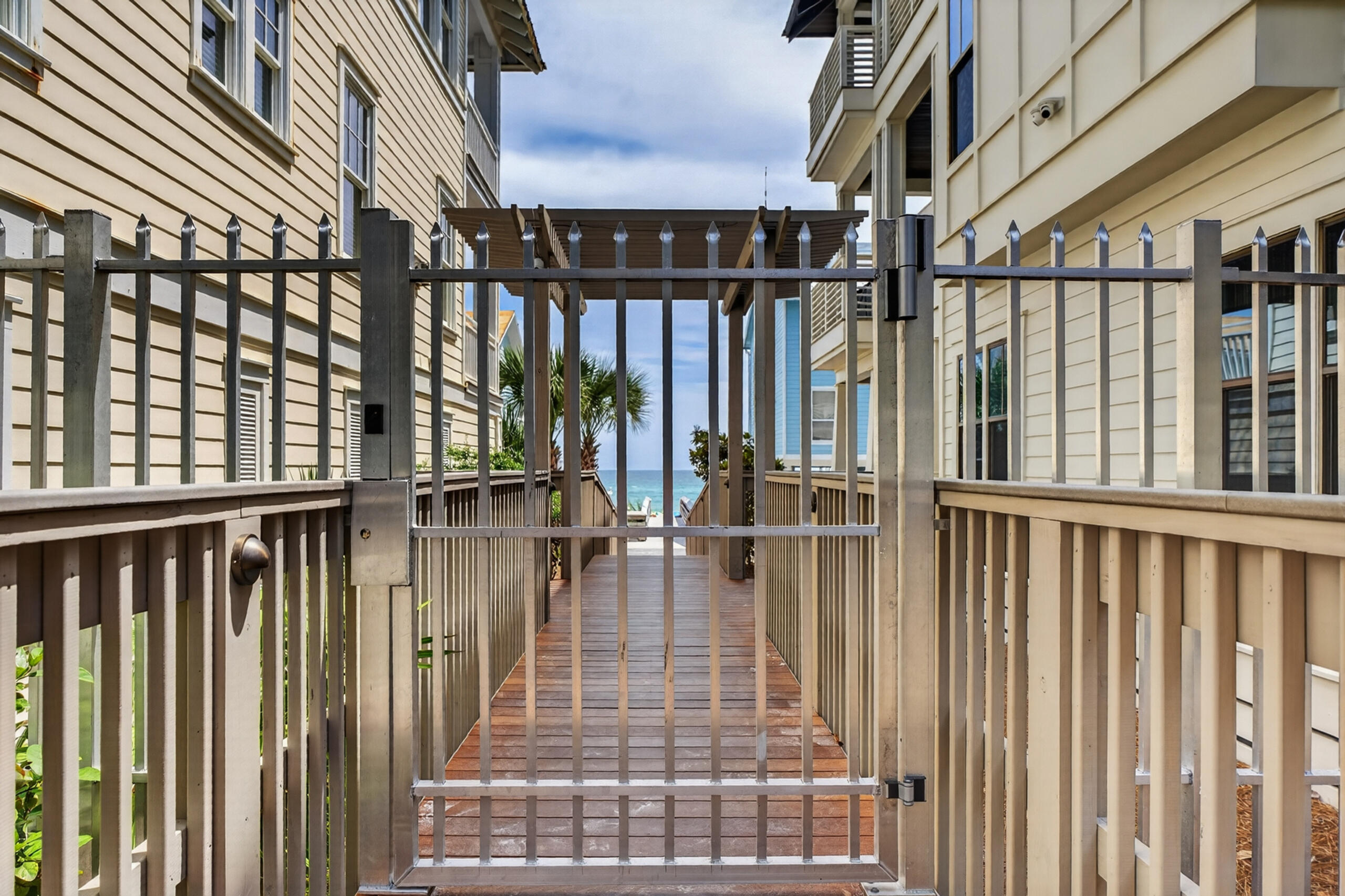 SUMMER'S EDGE - Residential