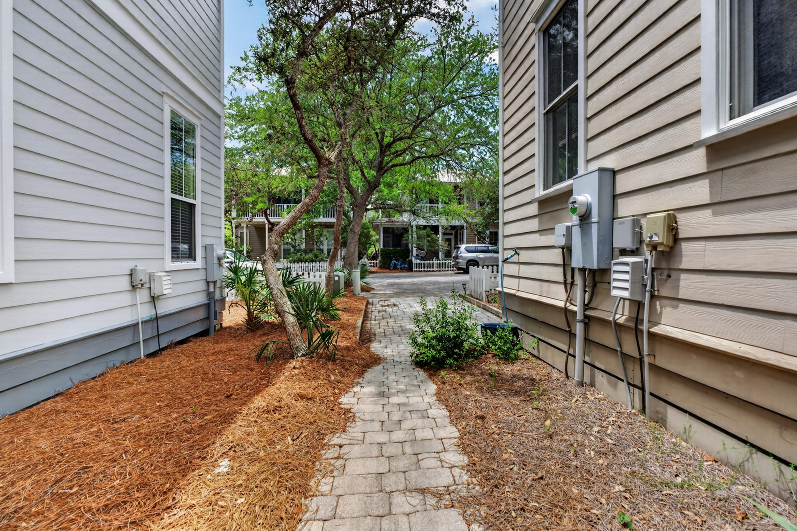 SUMMER'S EDGE - Residential