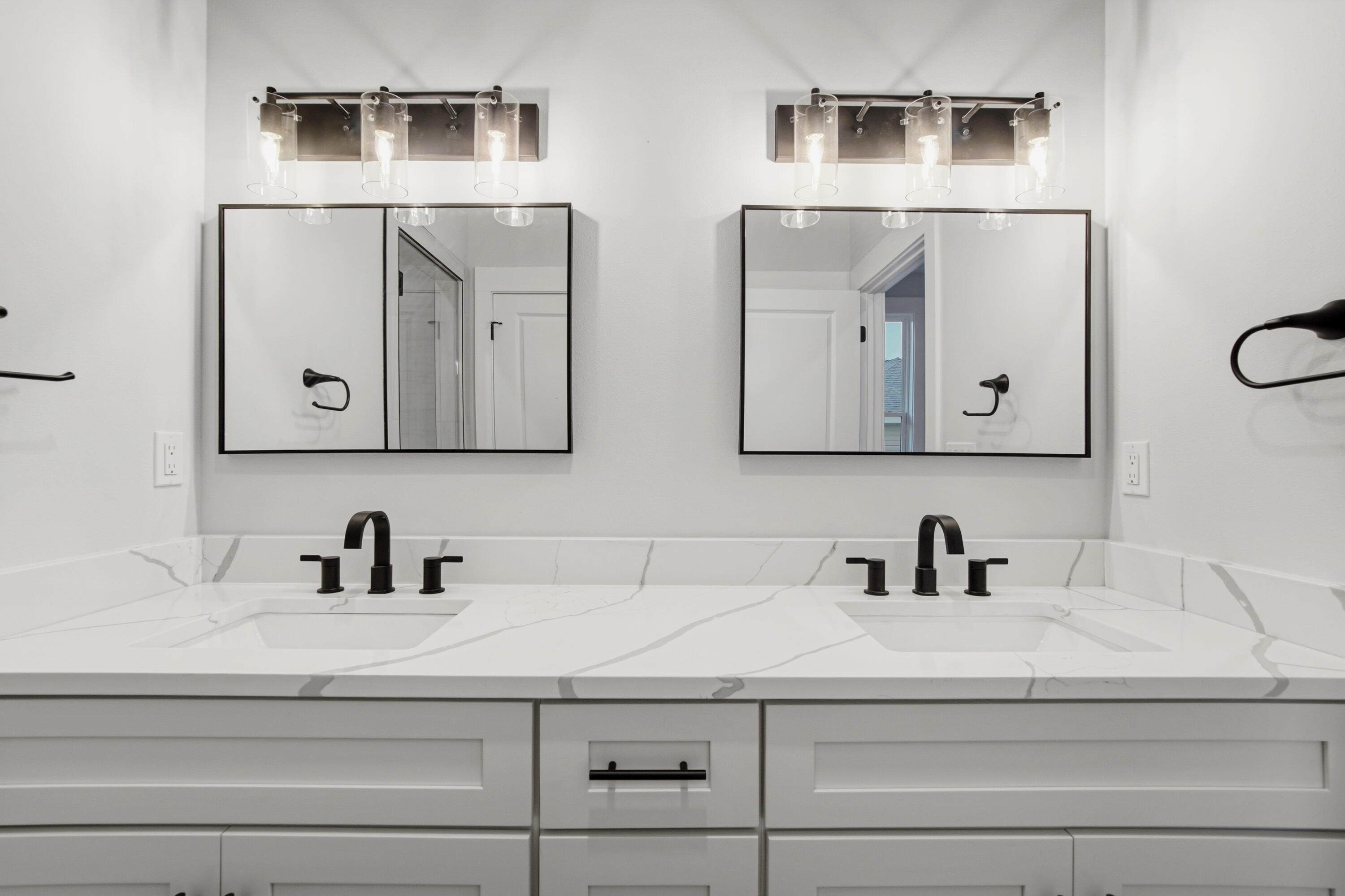 OAKWOOD LAKES ESTATES - Residential