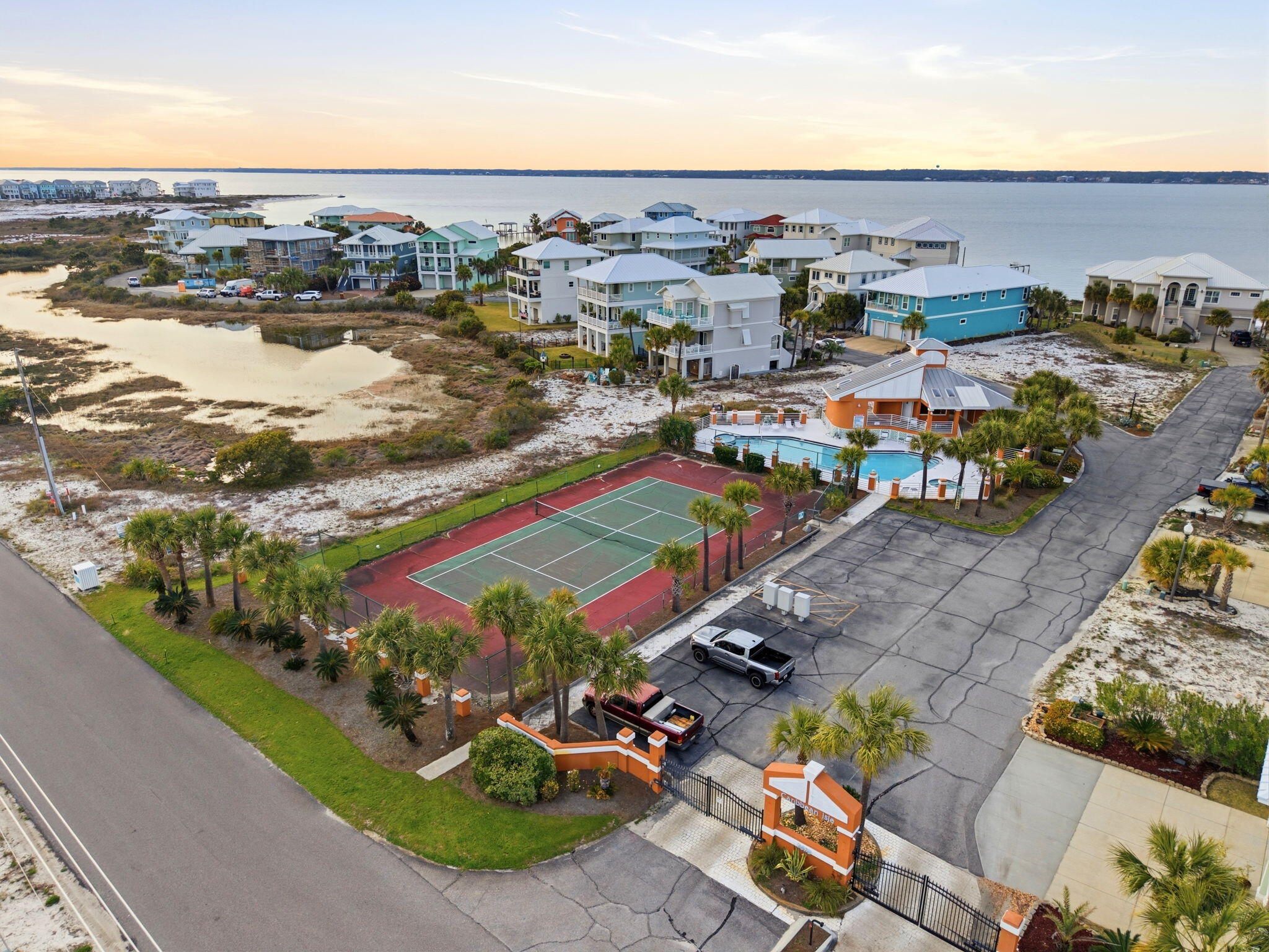 CARIBBEAN ISLES - Residential