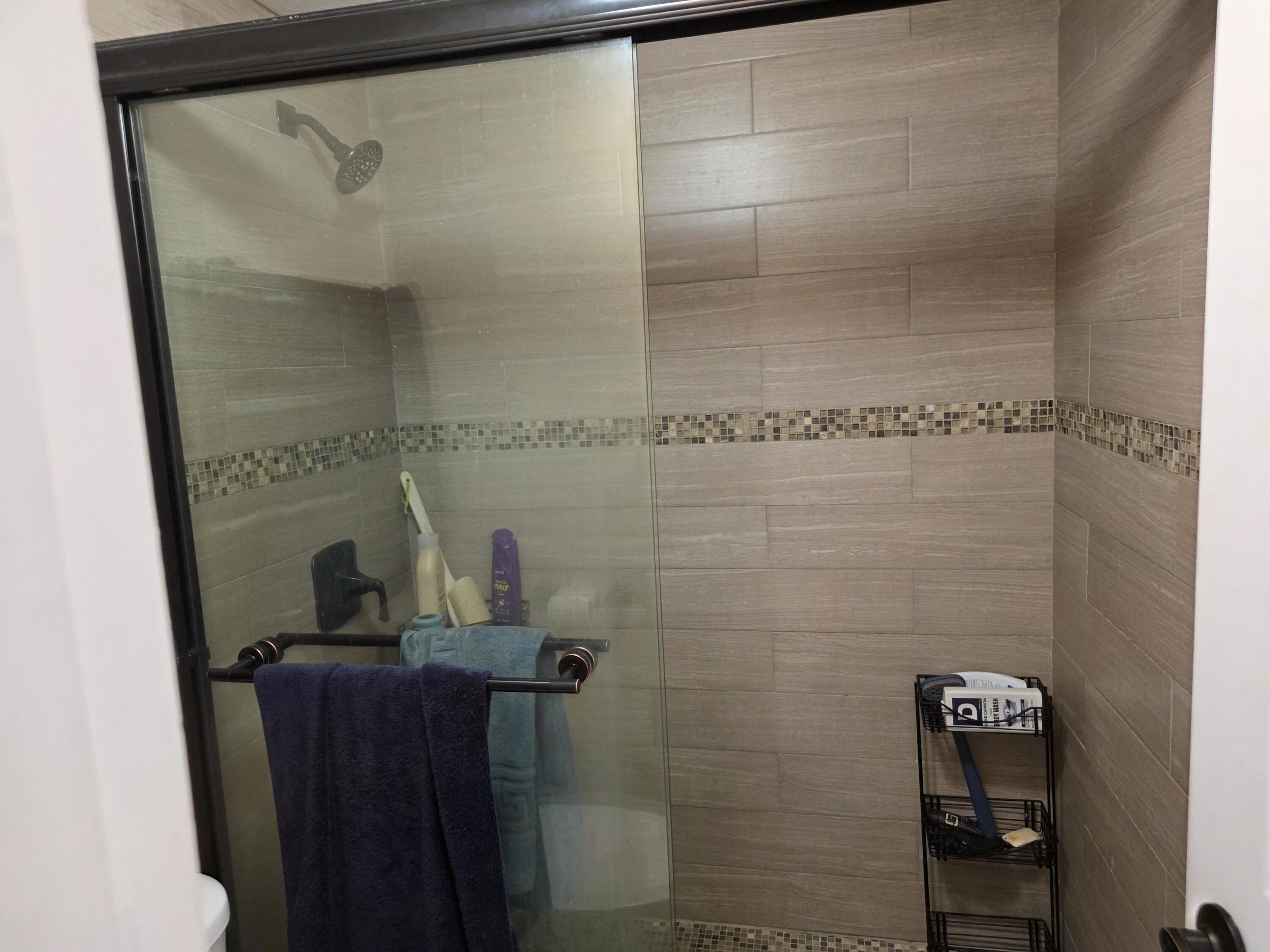 LAKE LORRAINE ESTATES 3 - Residential