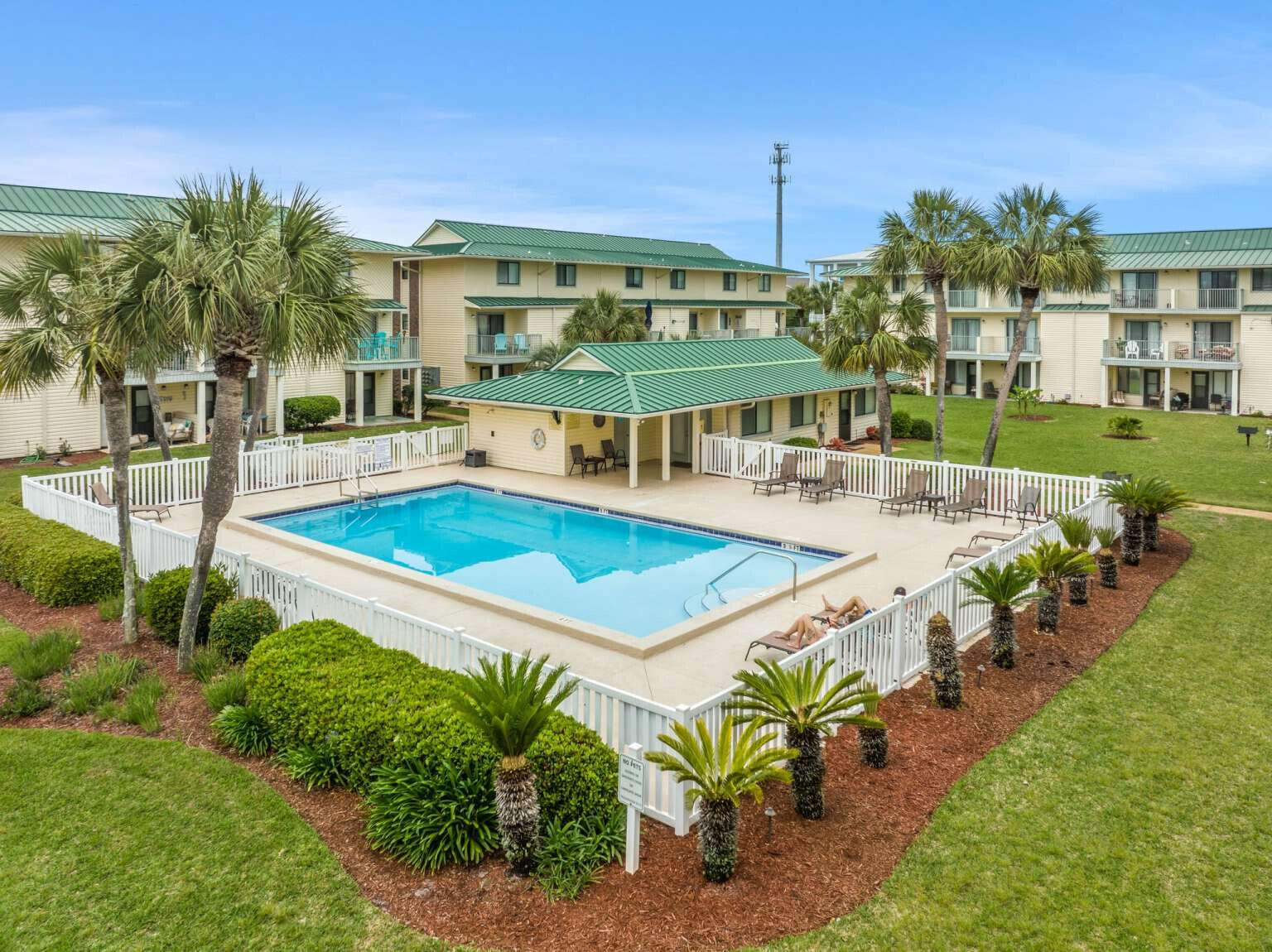 Sandprints Condominium - Residential