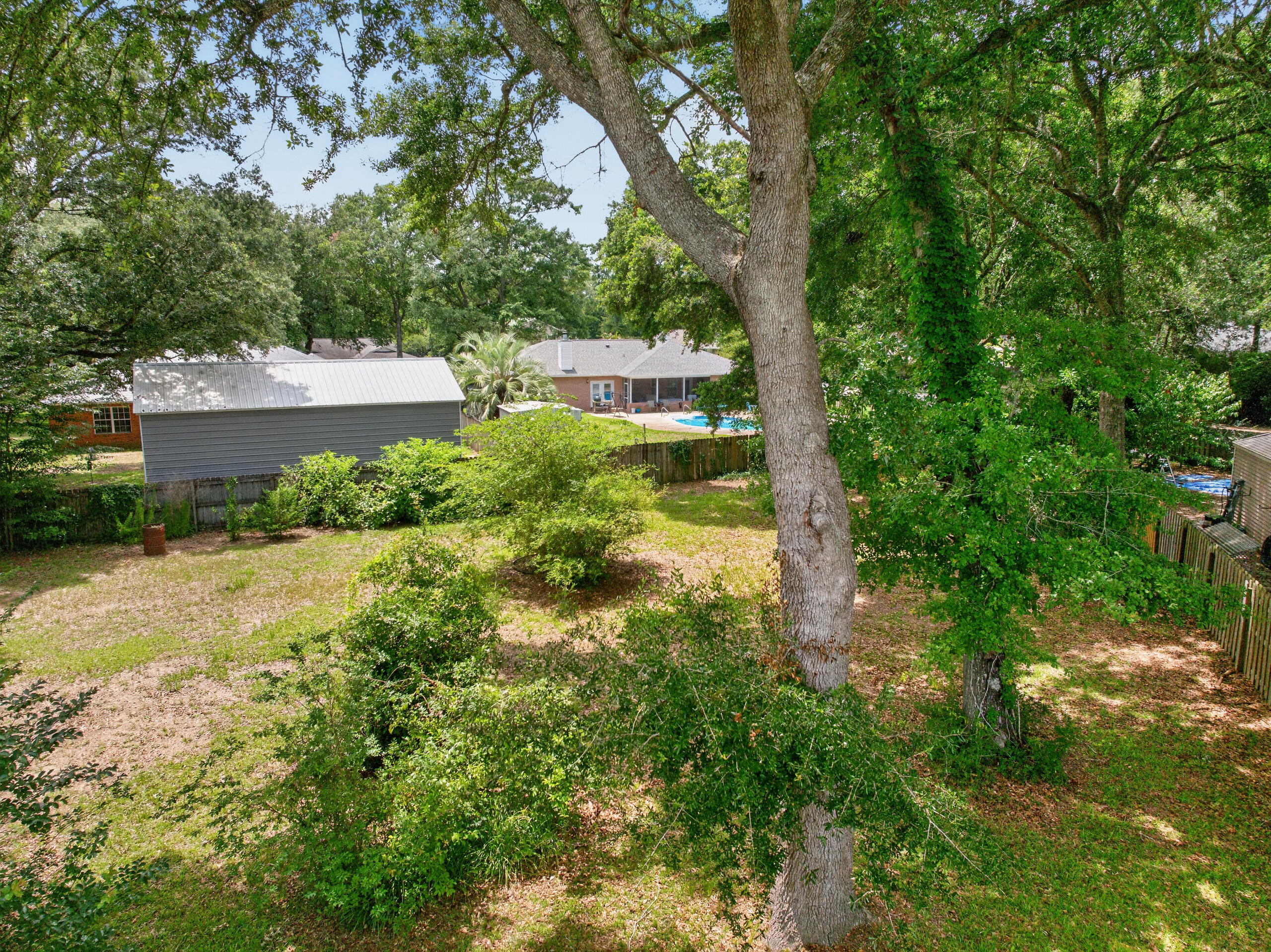 CROSS ROADS - Residential