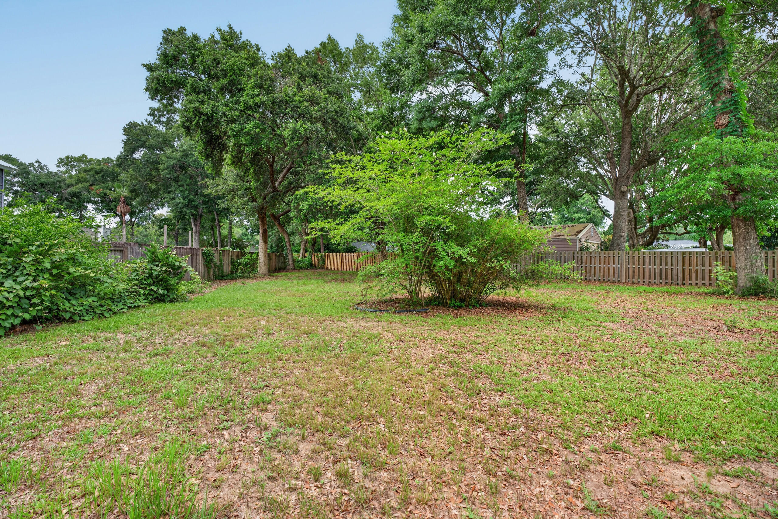 CROSS ROADS - Residential
