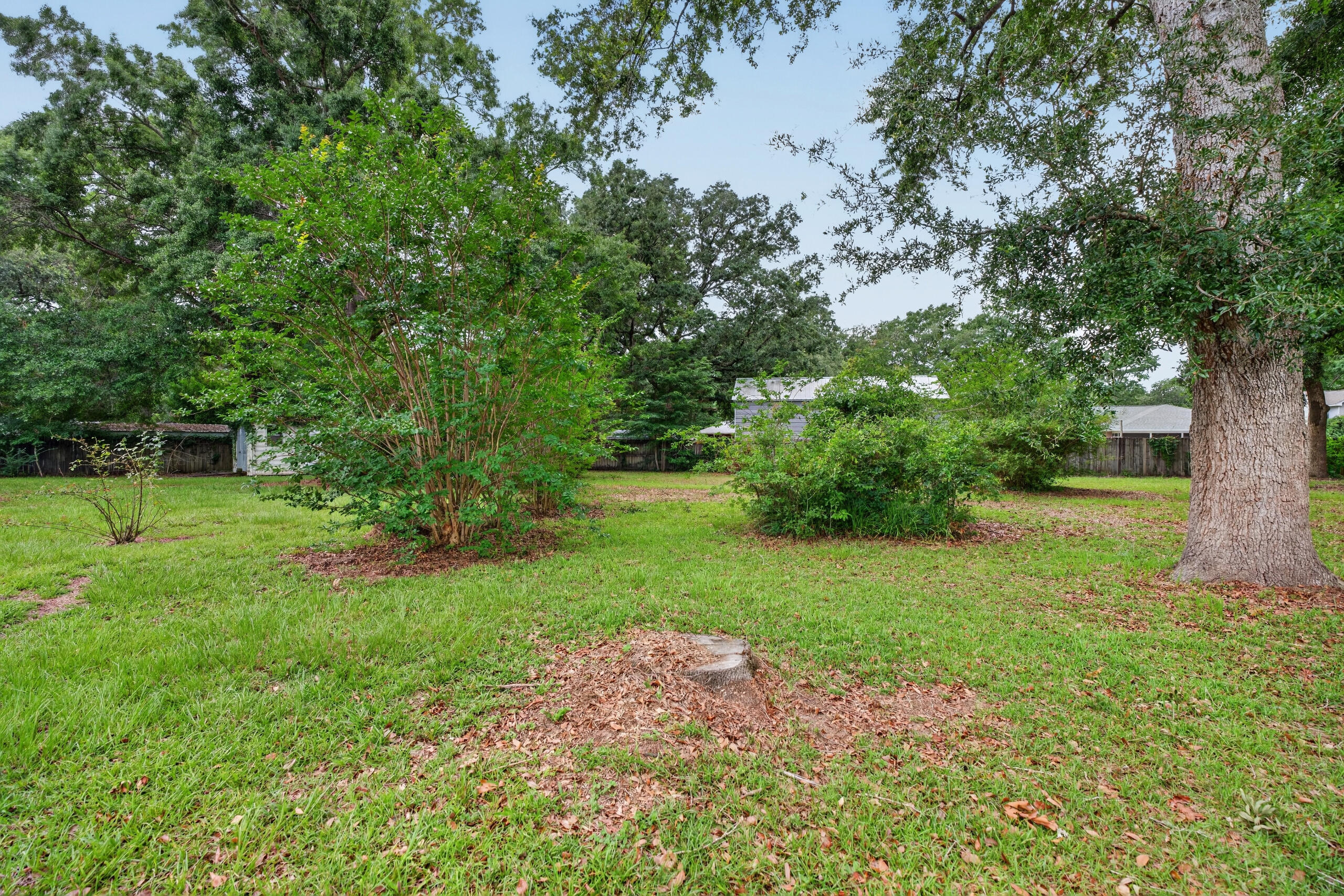 CROSS ROADS - Residential
