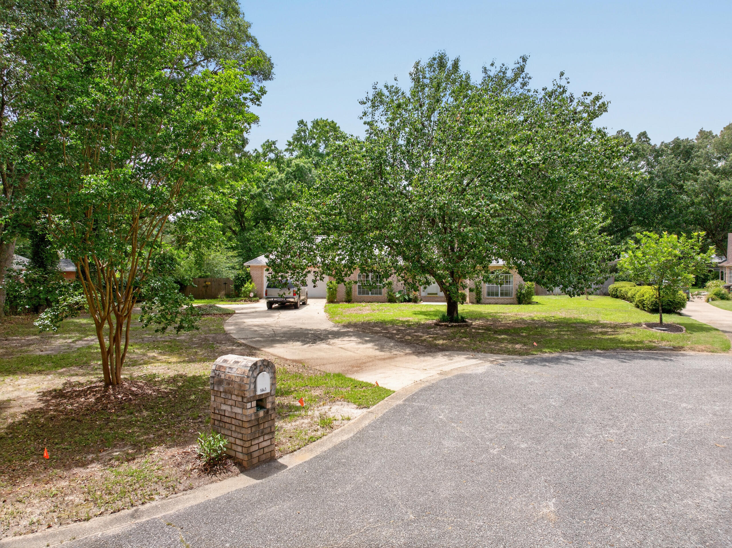CROSS ROADS - Residential