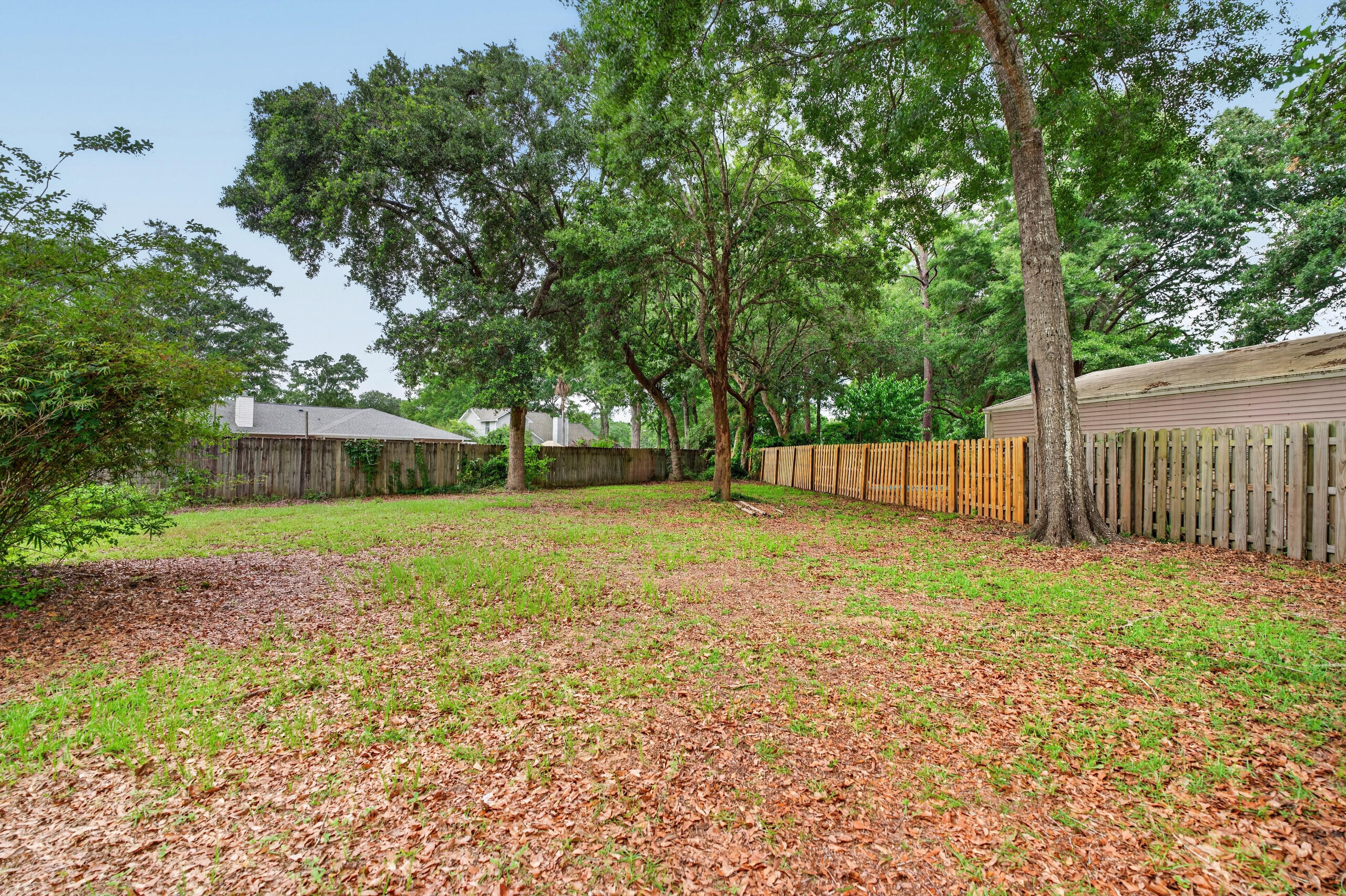 CROSS ROADS - Residential