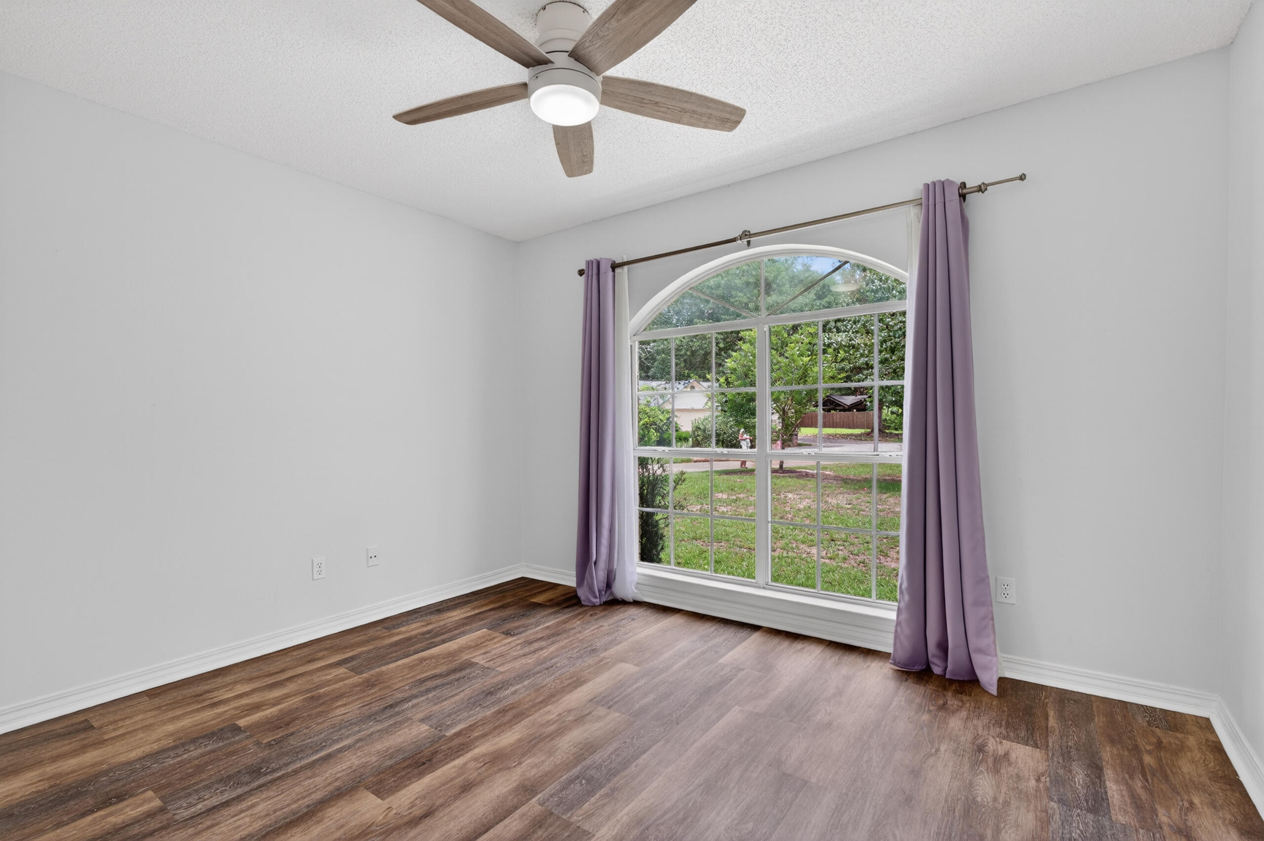 CROSS ROADS - Residential