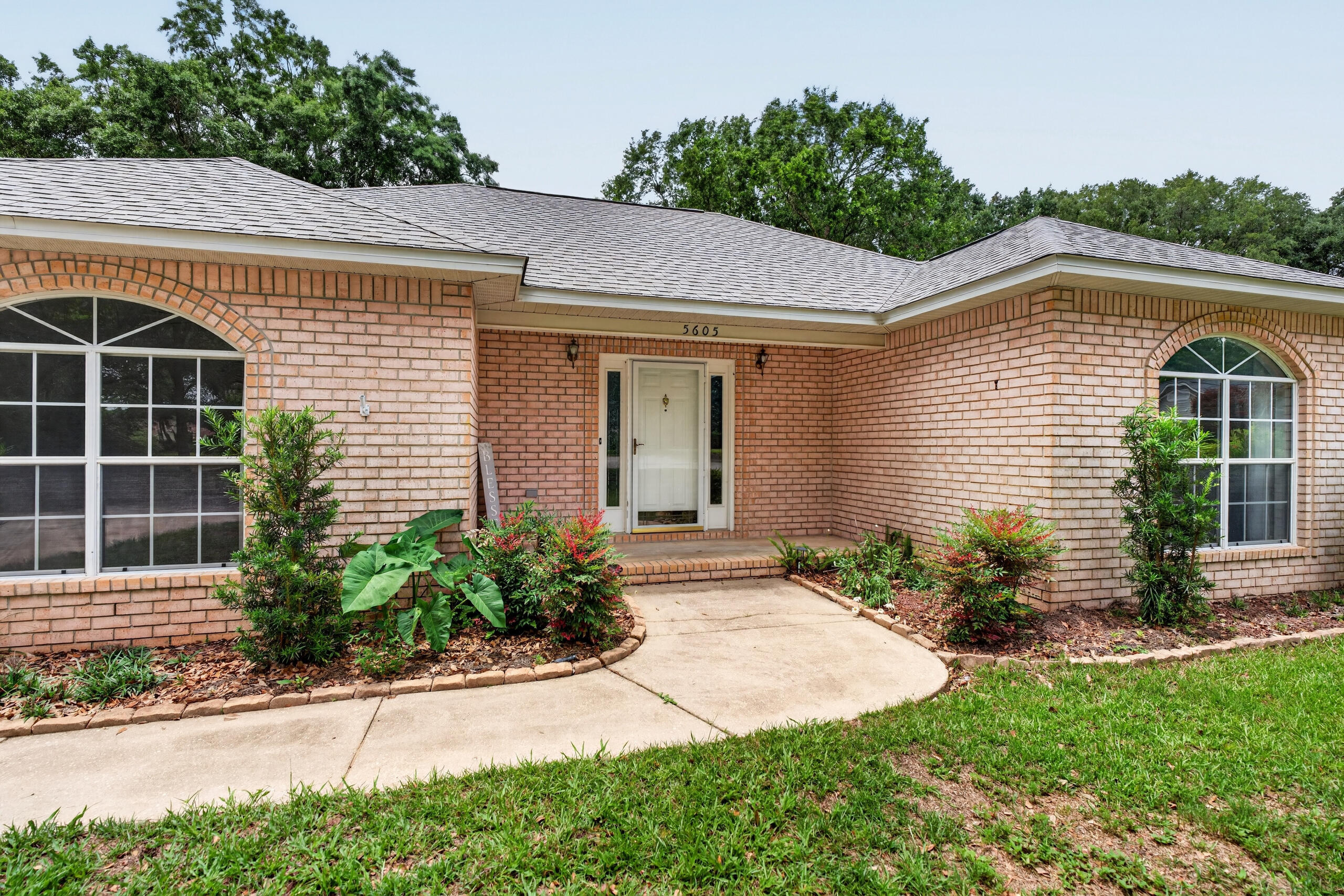 CROSS ROADS - Residential