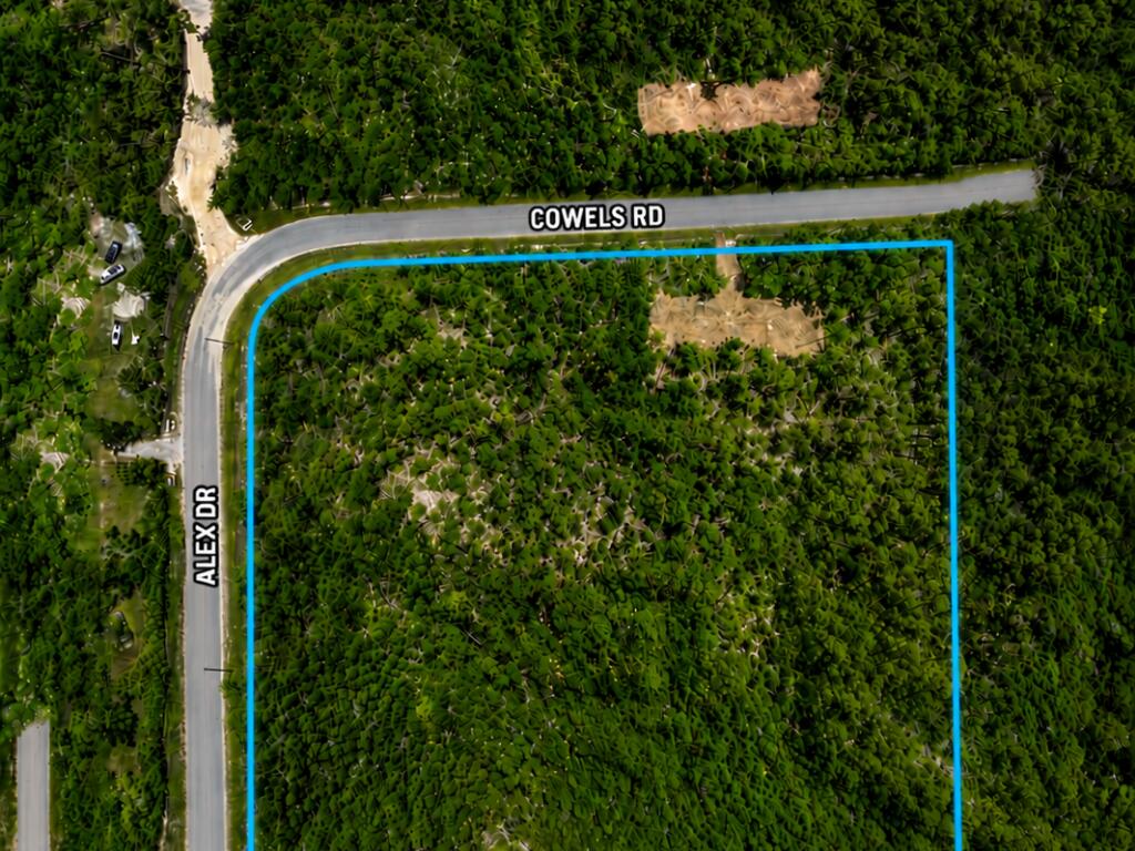 NO RECORDED SUBDIVISION - Land
