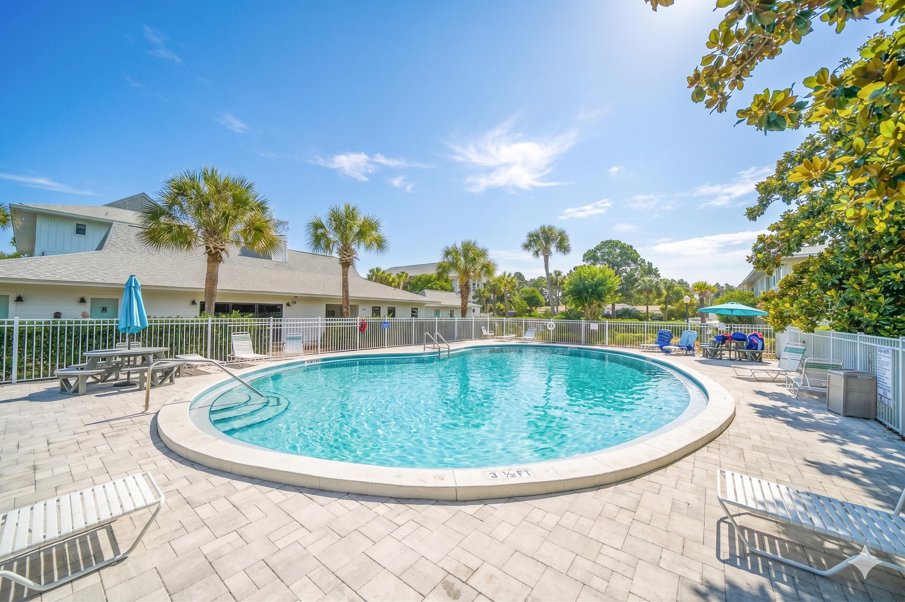BEACHWOOD VILLAS CONDO - Residential