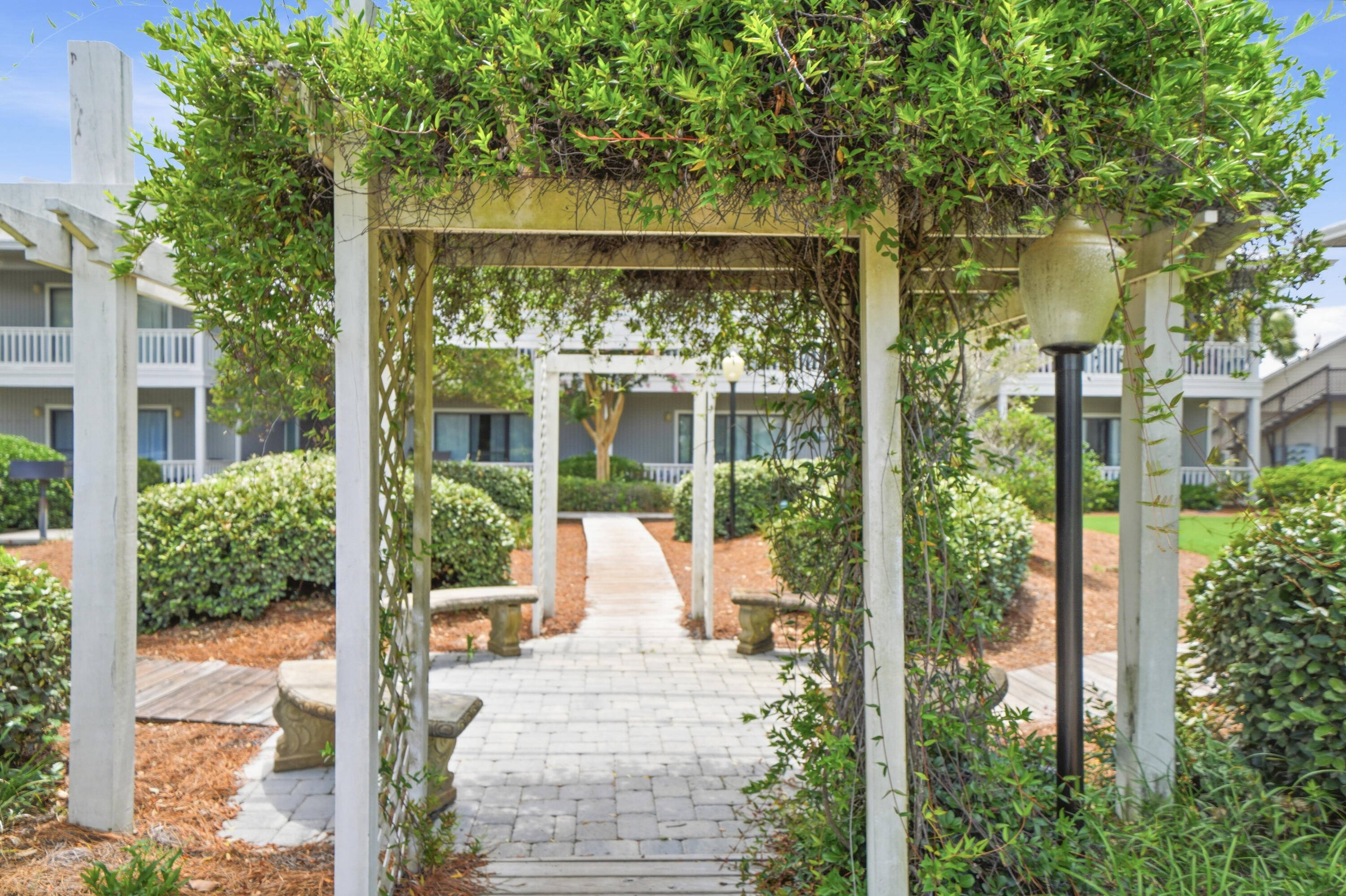 BEACHWOOD VILLAS CONDO - Residential