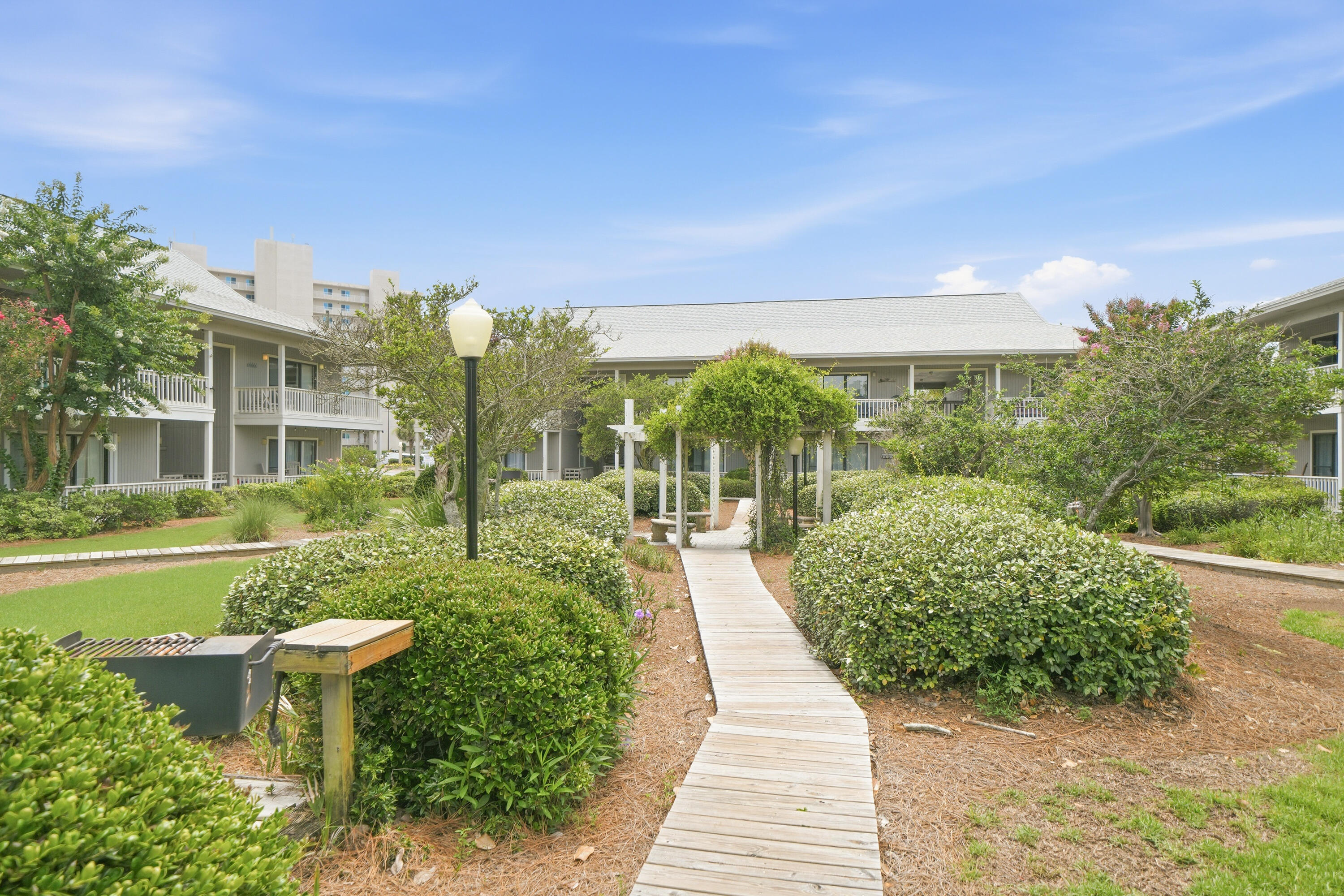 BEACHWOOD VILLAS CONDO - Residential