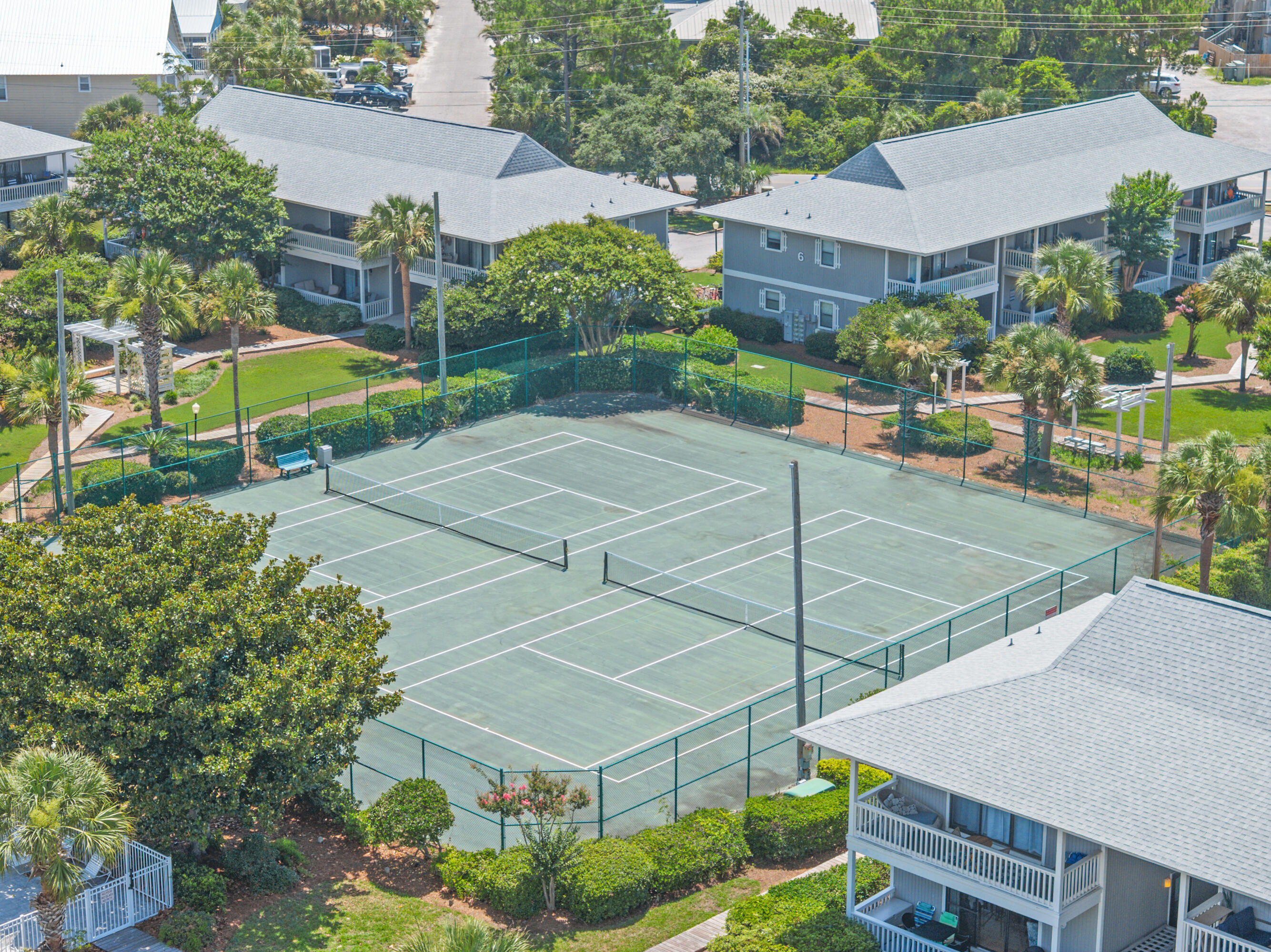 BEACHWOOD VILLAS CONDO - Residential