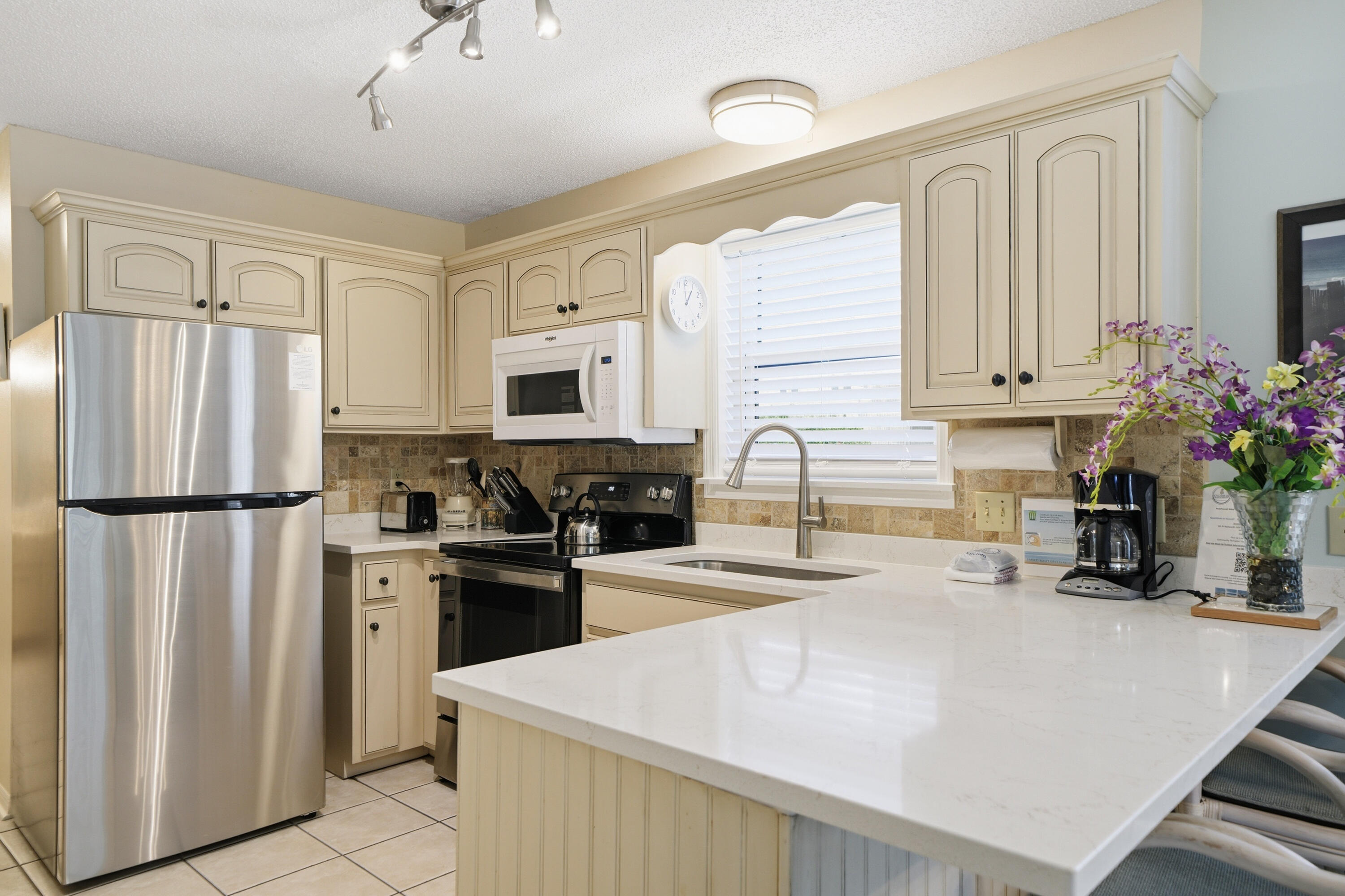 BEACHWOOD VILLAS CONDO - Residential