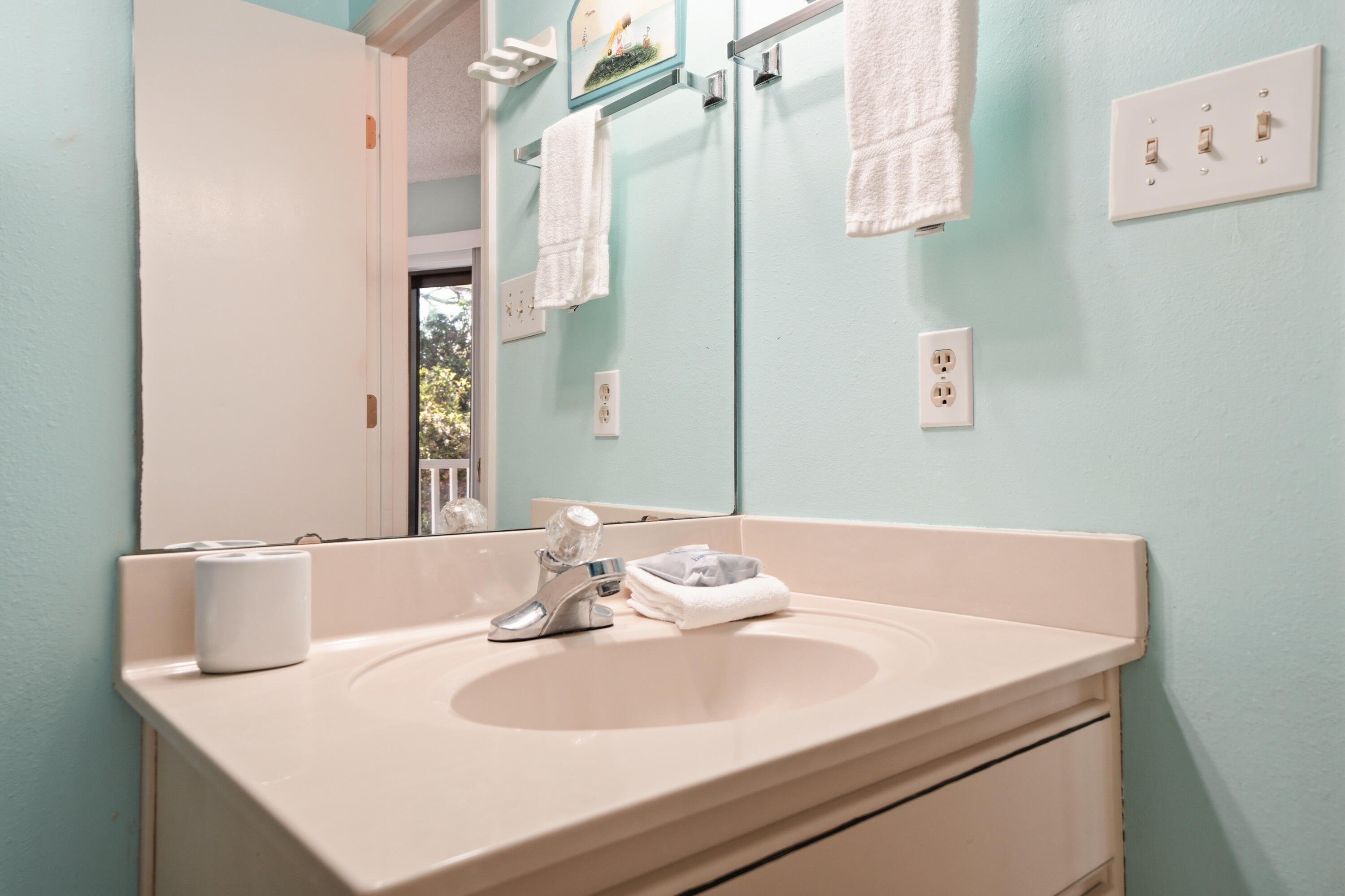 BEACHWOOD VILLAS CONDO - Residential