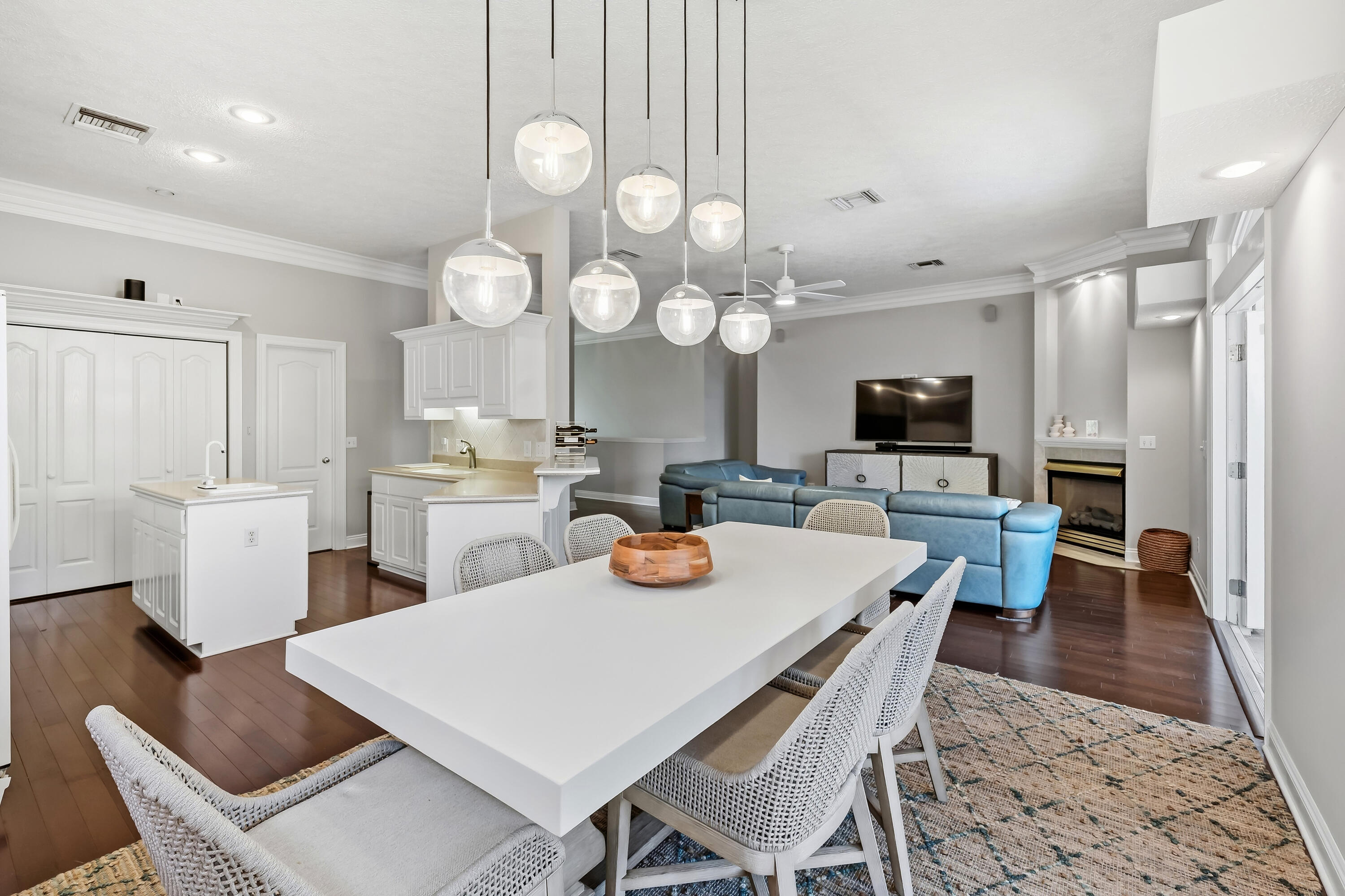LAKEWOOD POINTE ESTATES - Residential
