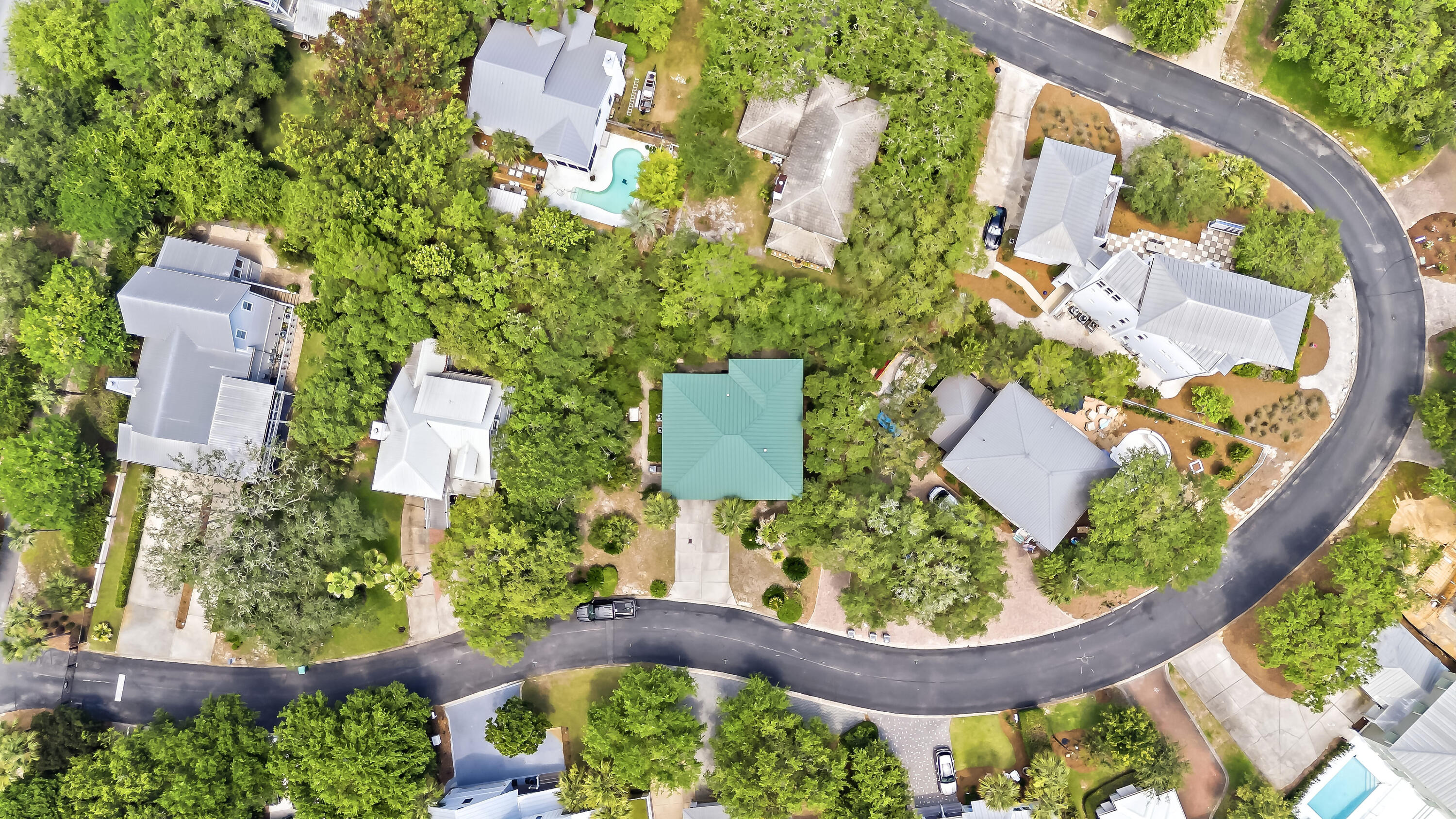LAKEWOOD POINTE ESTATES - Residential