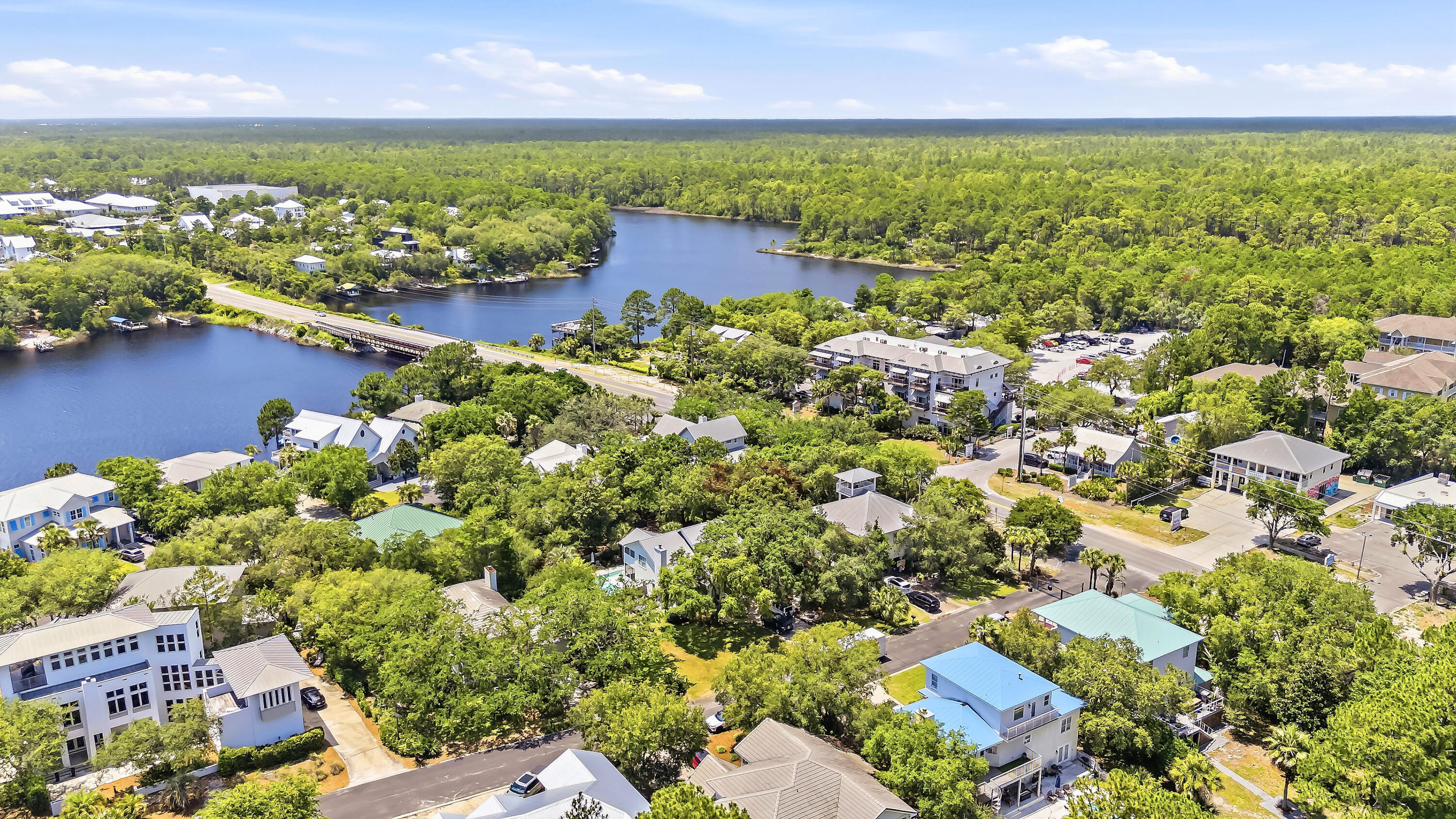 LAKEWOOD POINTE ESTATES - Residential