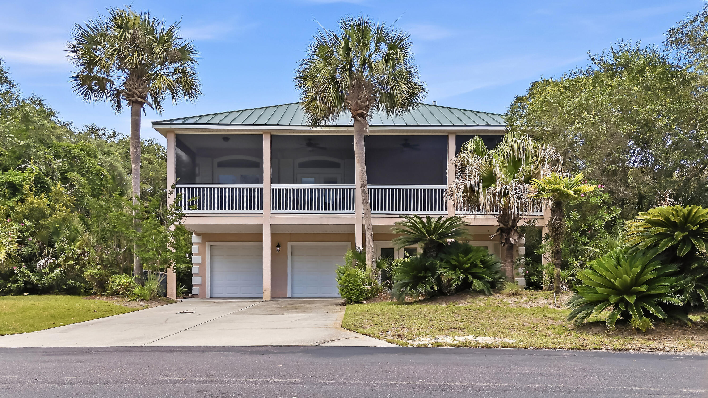 LAKEWOOD POINTE ESTATES - Residential