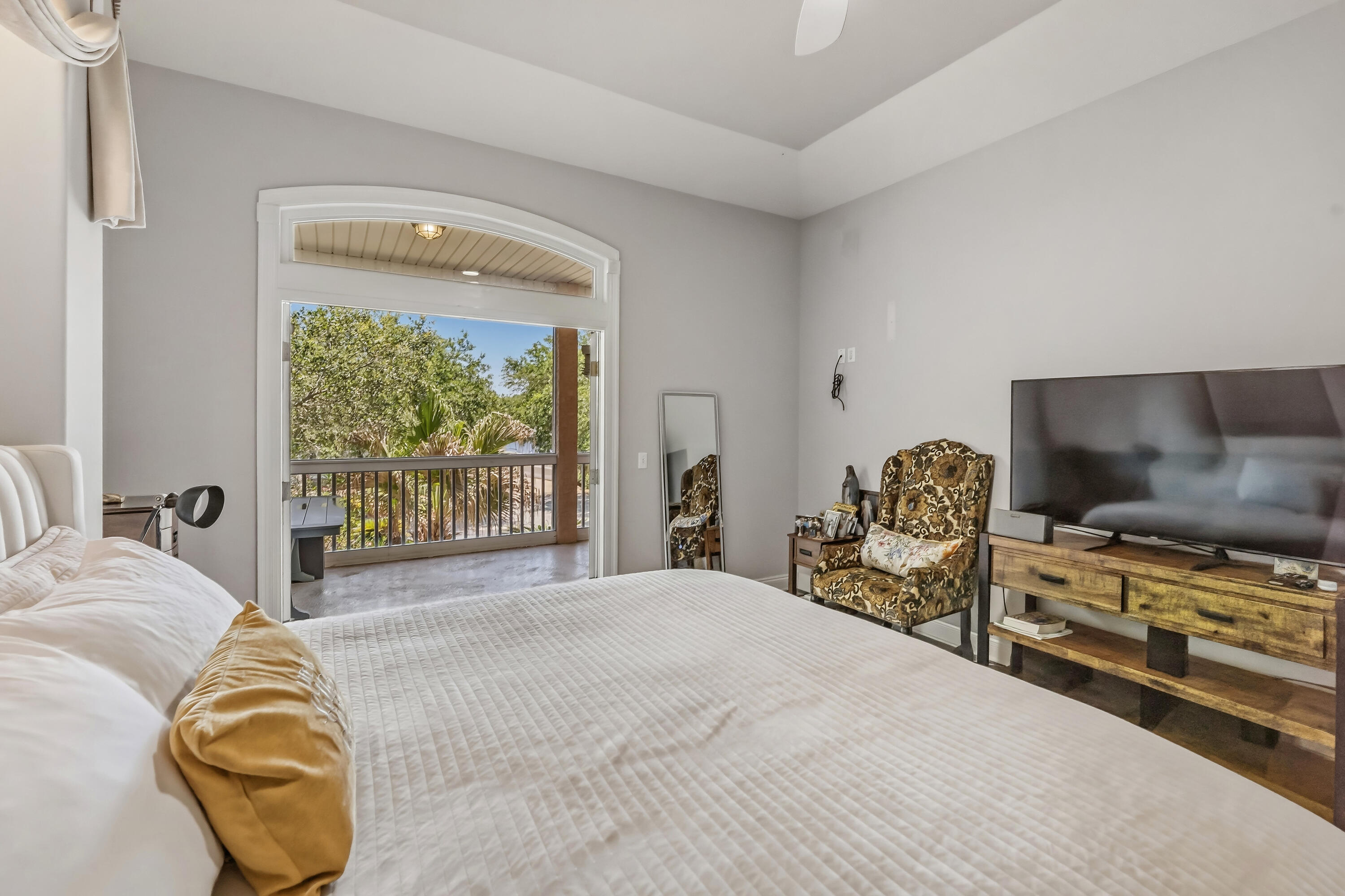 LAKEWOOD POINTE ESTATES - Residential