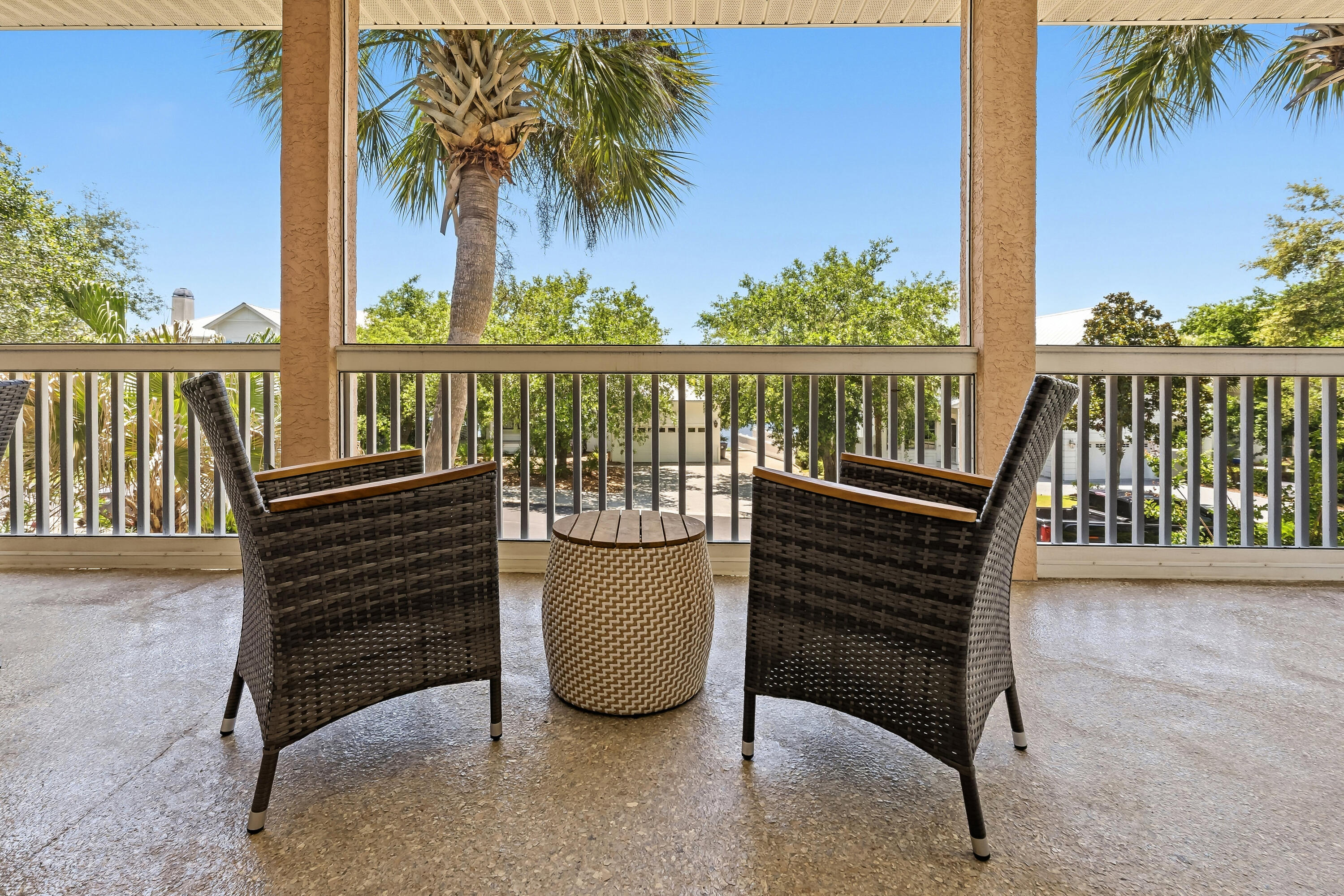 LAKEWOOD POINTE ESTATES - Residential
