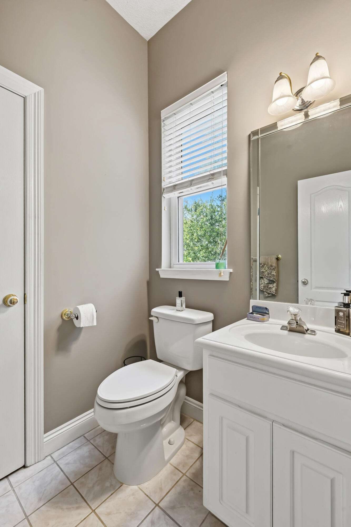 LAKEWOOD POINTE ESTATES - Residential