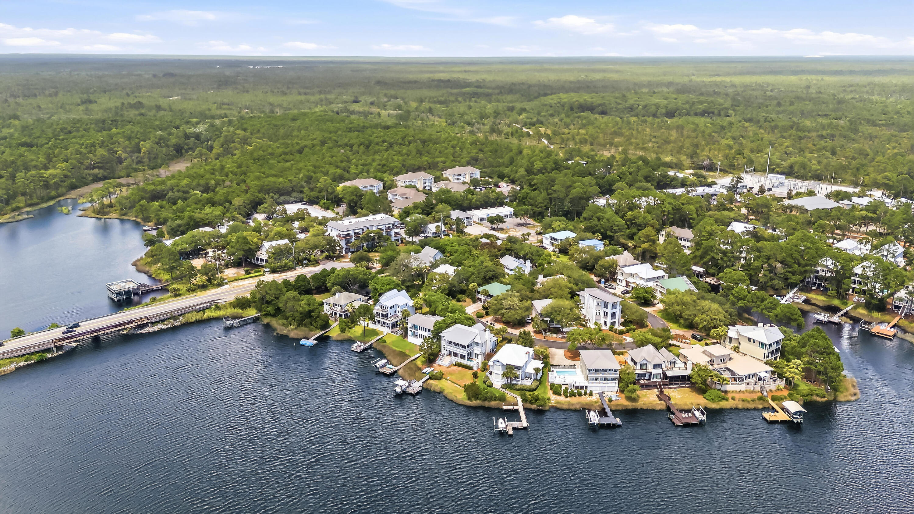 LAKEWOOD POINTE ESTATES - Residential