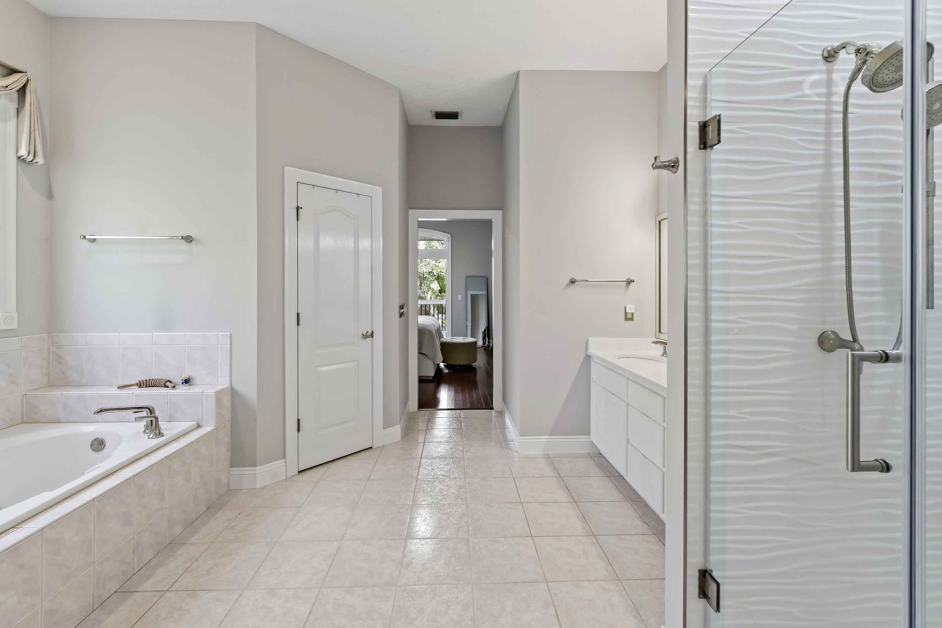 LAKEWOOD POINTE ESTATES - Residential