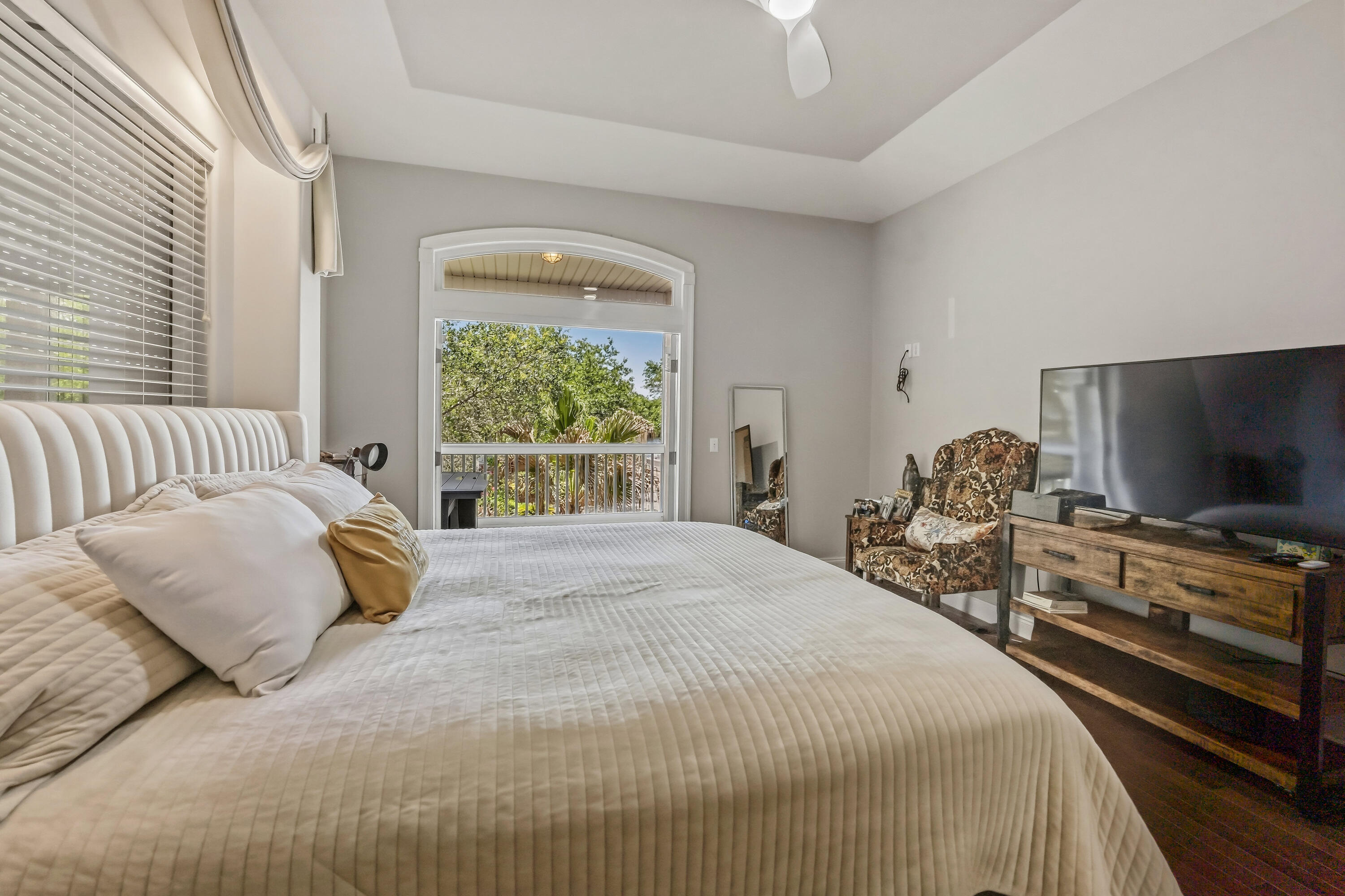 LAKEWOOD POINTE ESTATES - Residential