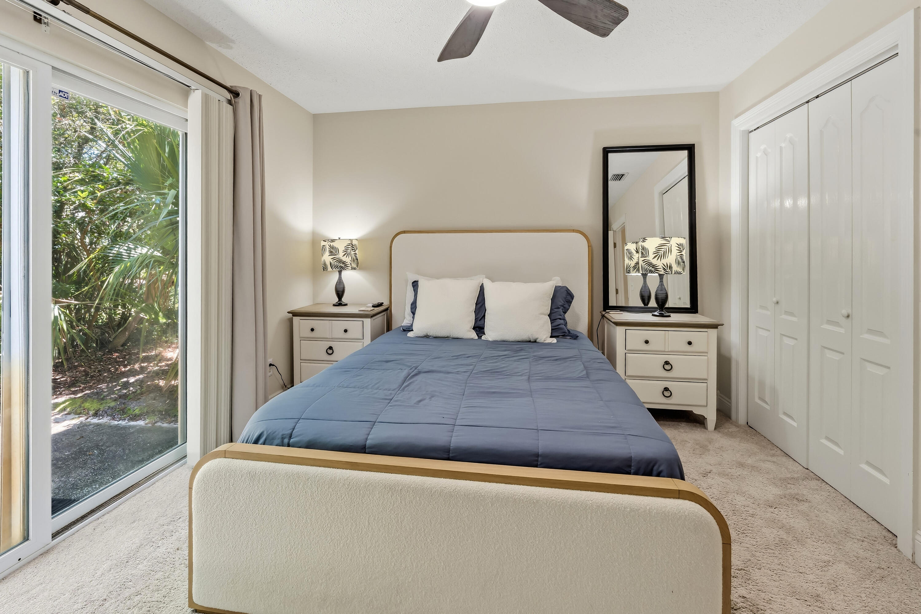 LAKEWOOD POINTE ESTATES - Residential