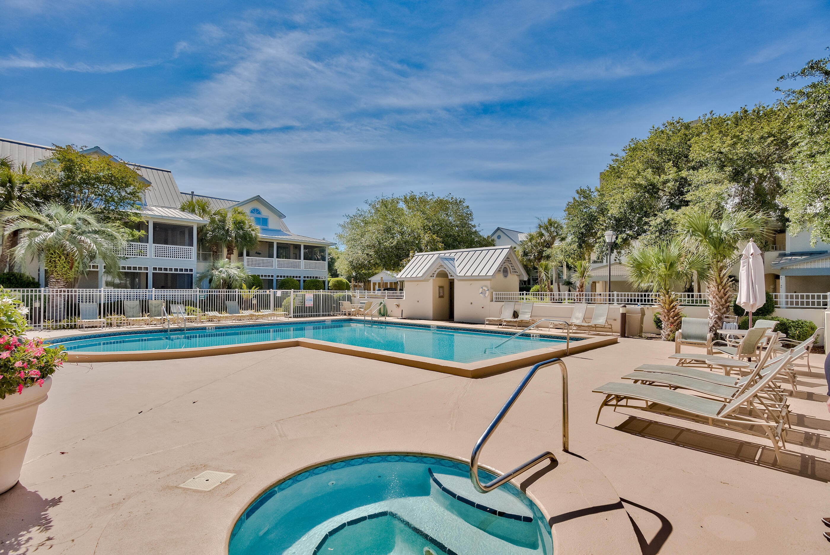 HIDDEN DUNES BEACH COTTAGES - Residential