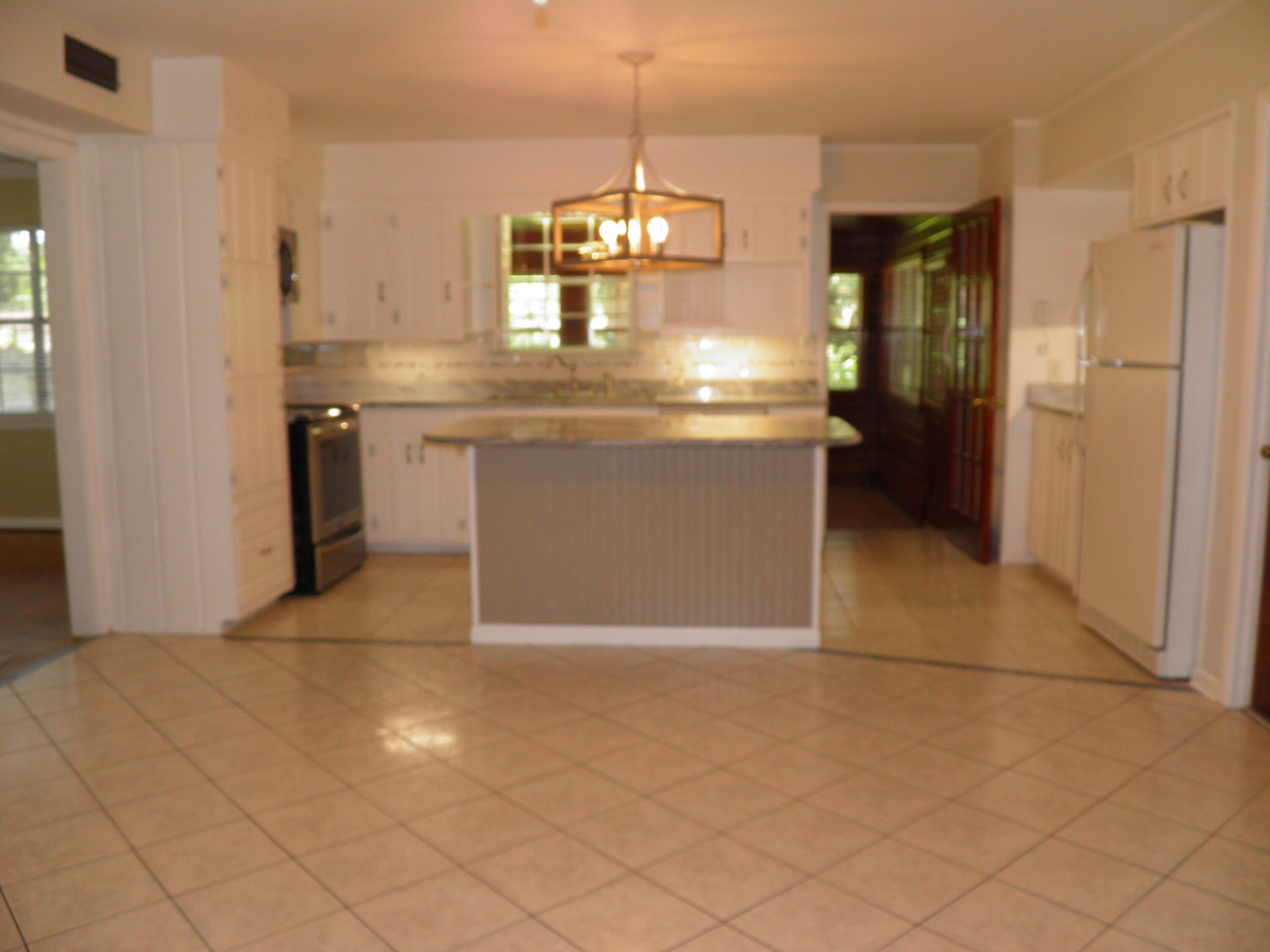 COLONY ESTATES - Residential Lease