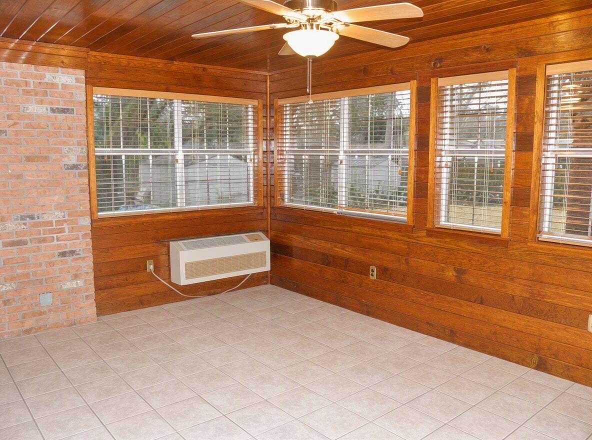 COLONY ESTATES - Residential Lease
