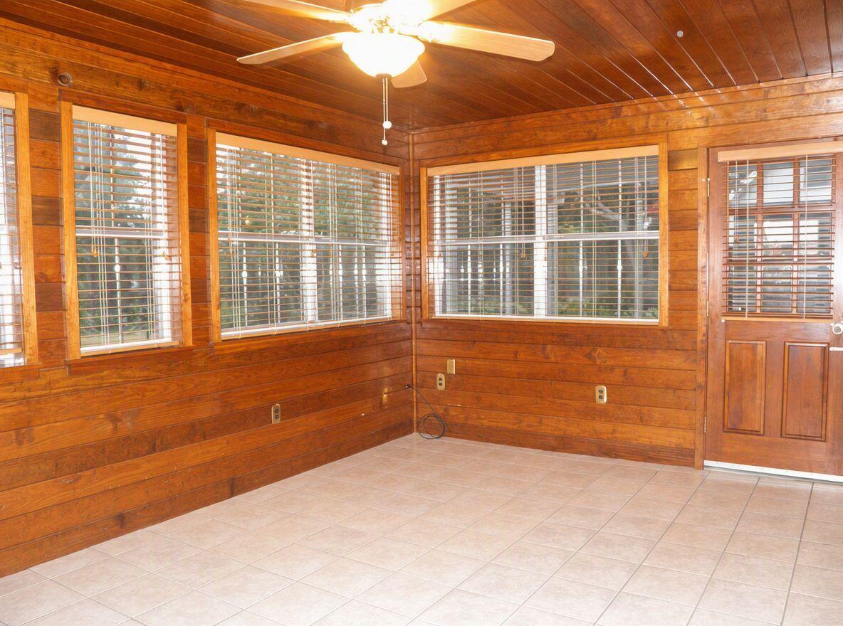 COLONY ESTATES - Residential Lease