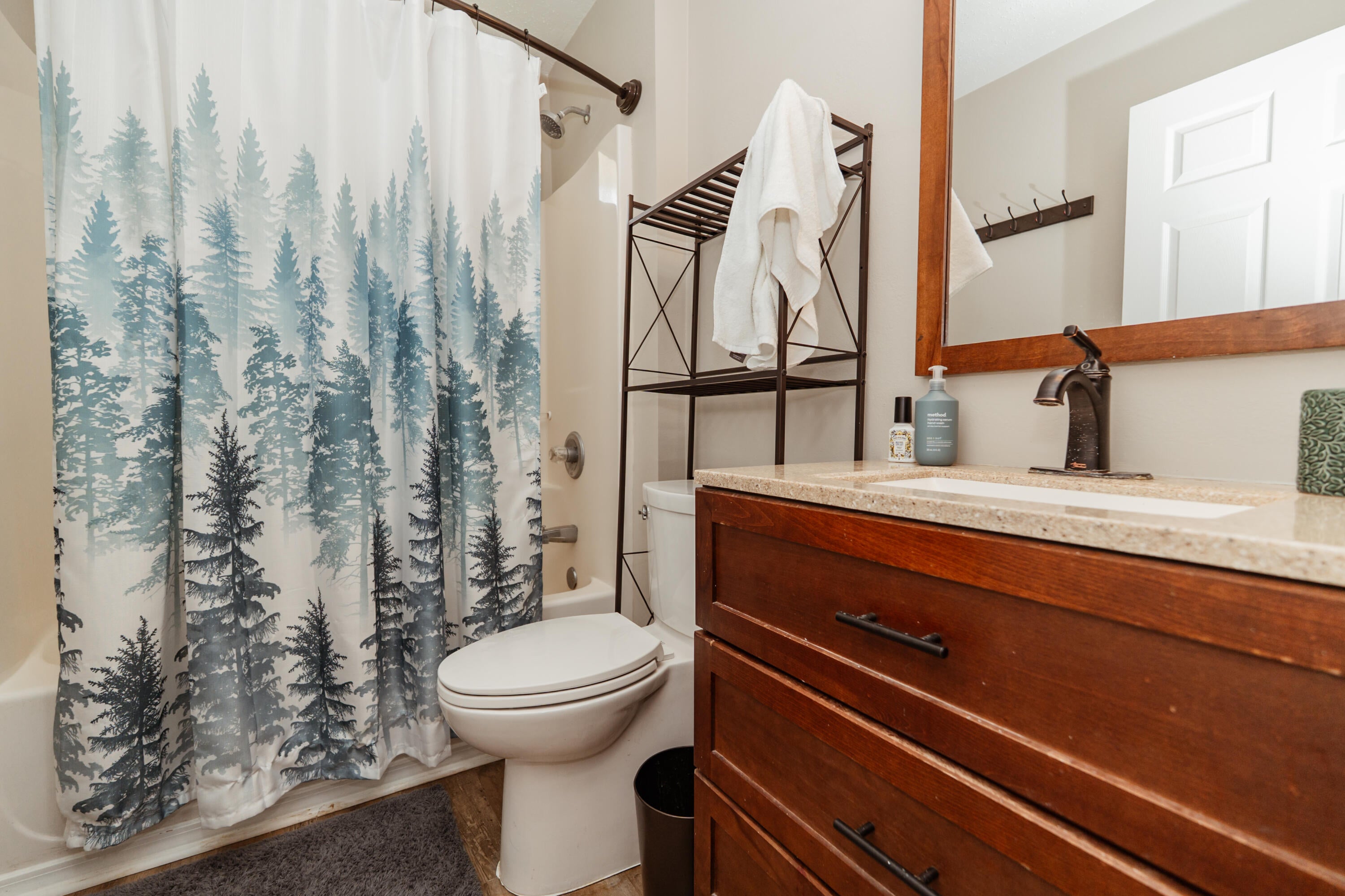 COUNTRYVIEW ESTATES 10TH ADDN - Residential Lease