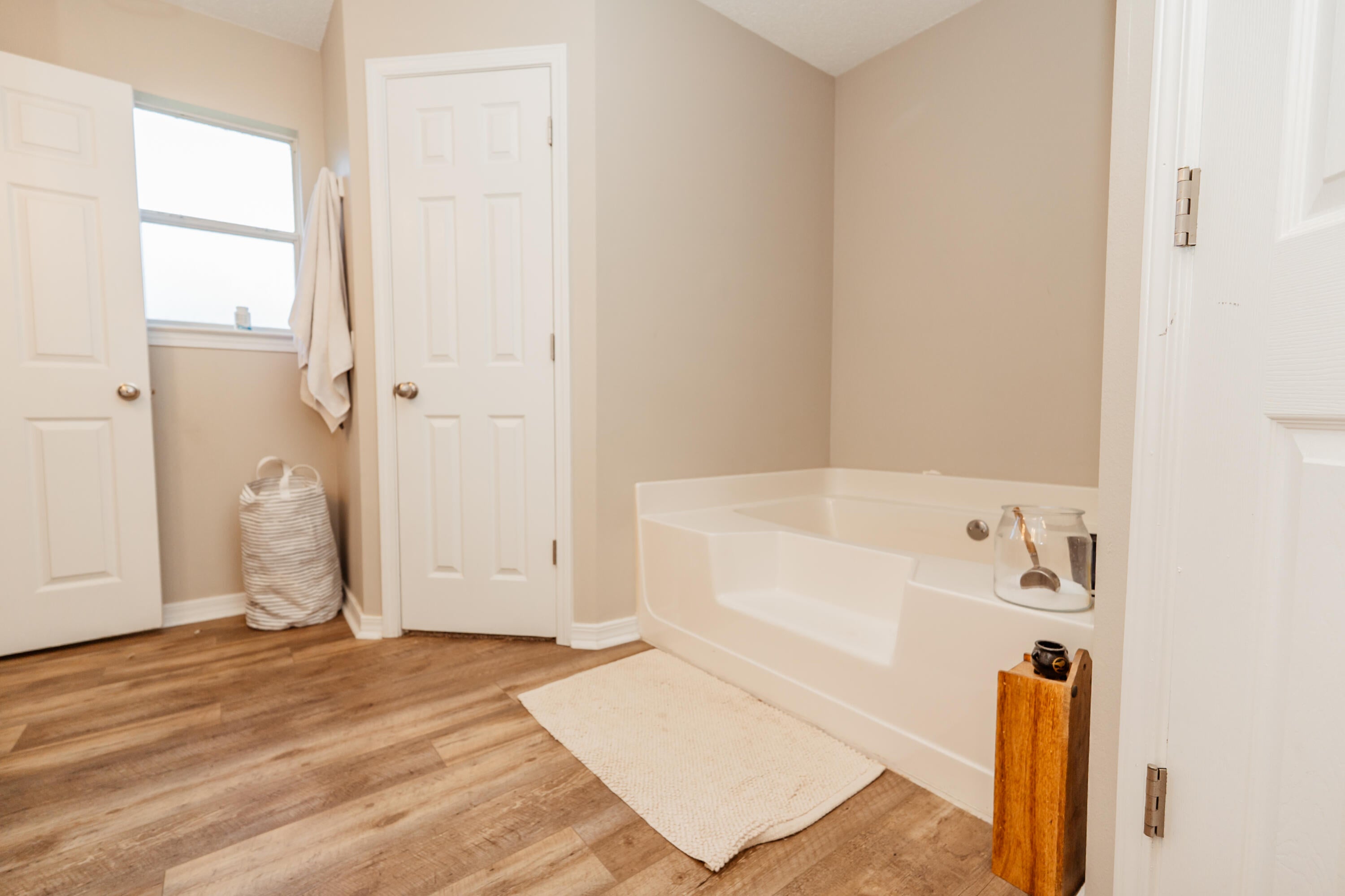 COUNTRYVIEW ESTATES 10TH ADDN - Residential Lease