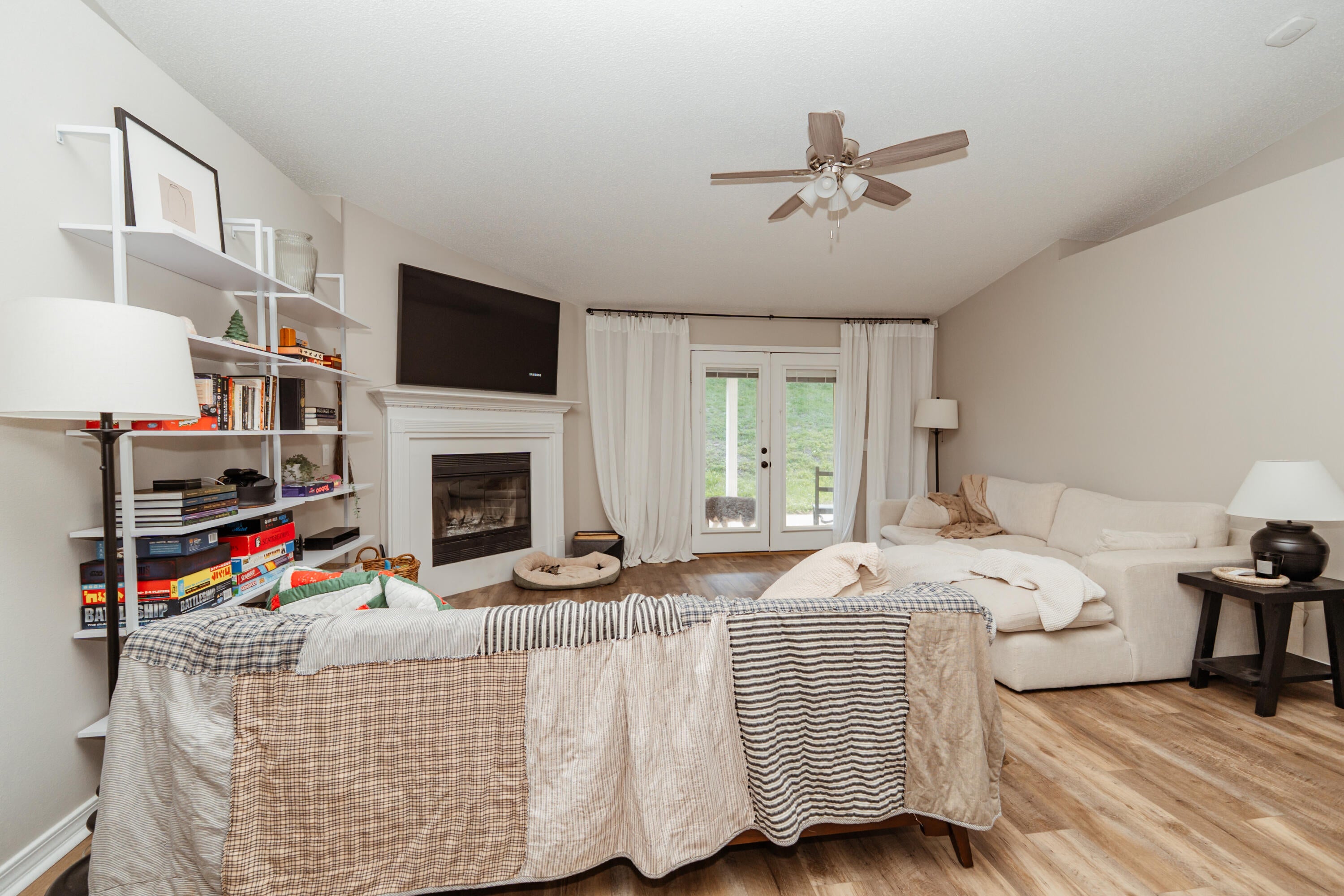 COUNTRYVIEW ESTATES 10TH ADDN - Residential Lease