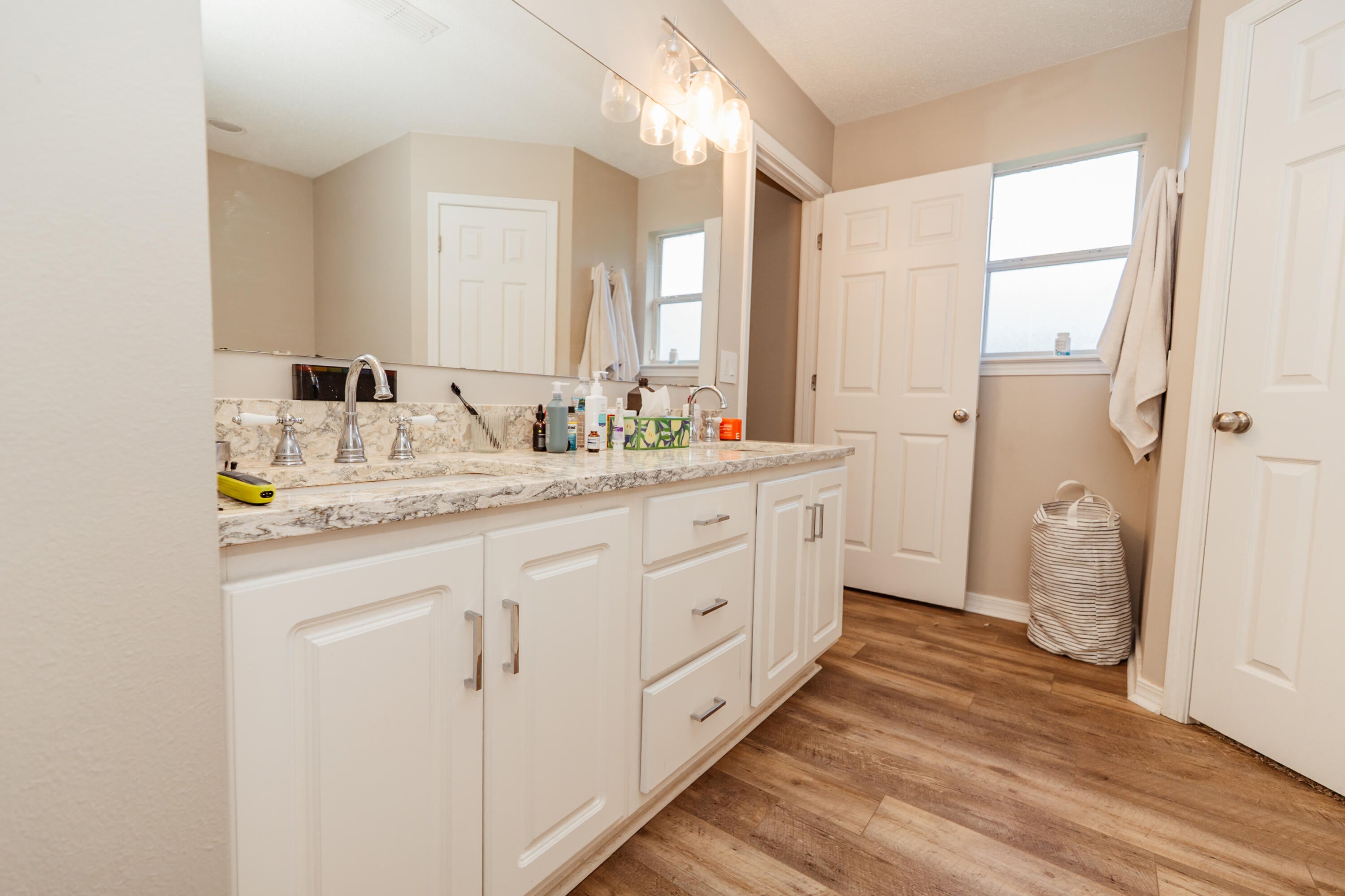 COUNTRYVIEW ESTATES 10TH ADDN - Residential Lease