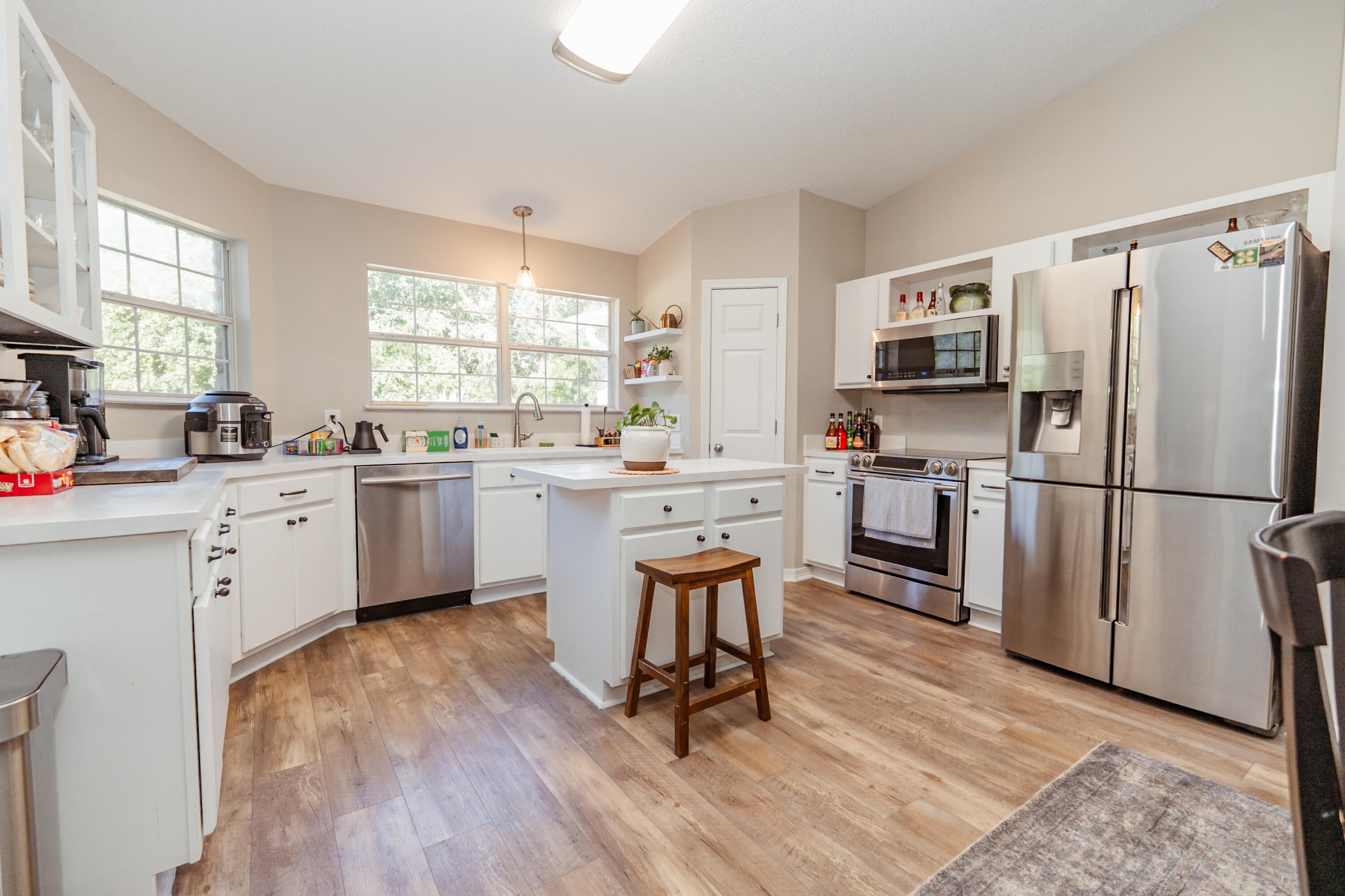 COUNTRYVIEW ESTATES 10TH ADDN - Residential Lease