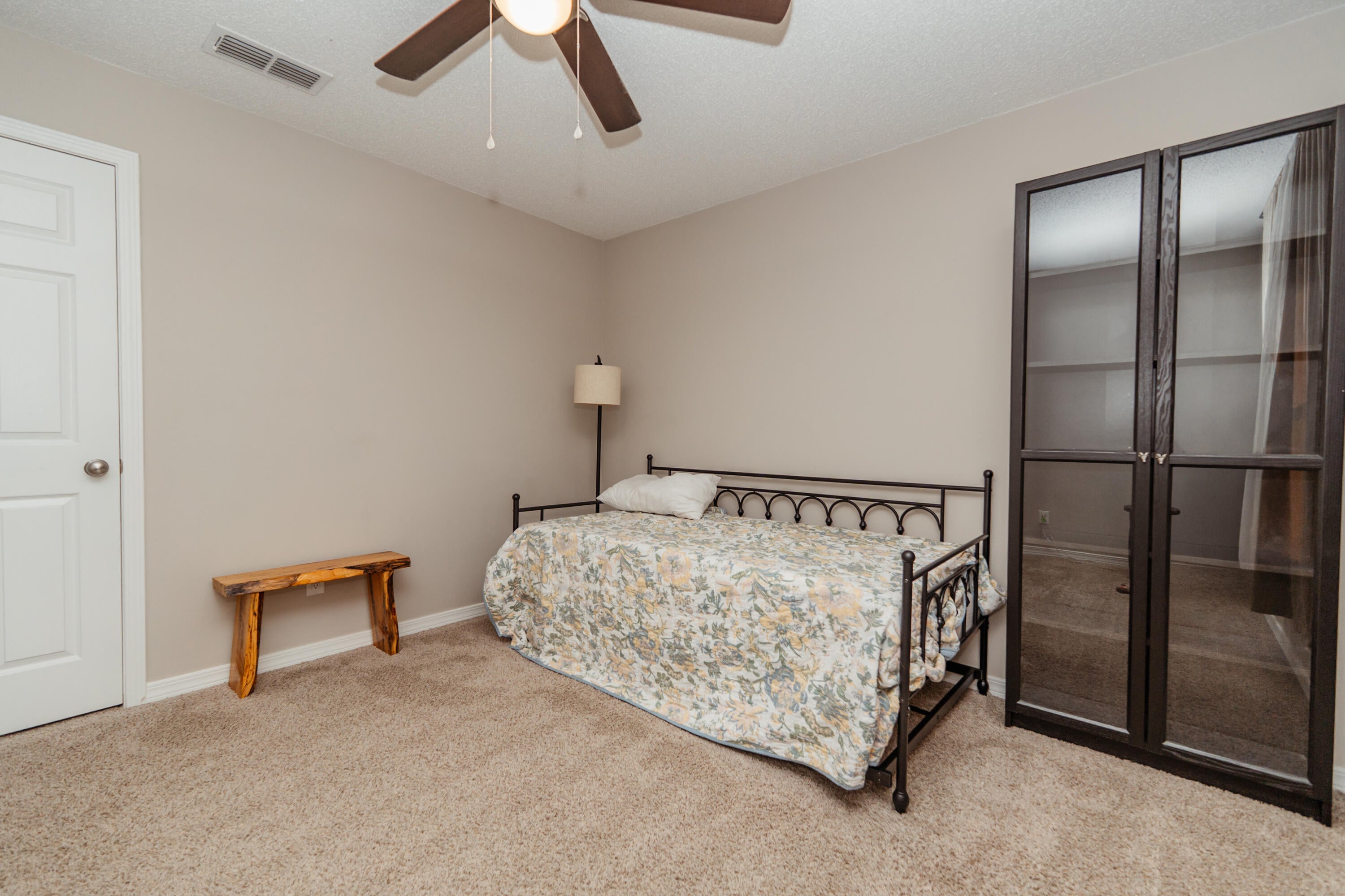 COUNTRYVIEW ESTATES 10TH ADDN - Residential Lease