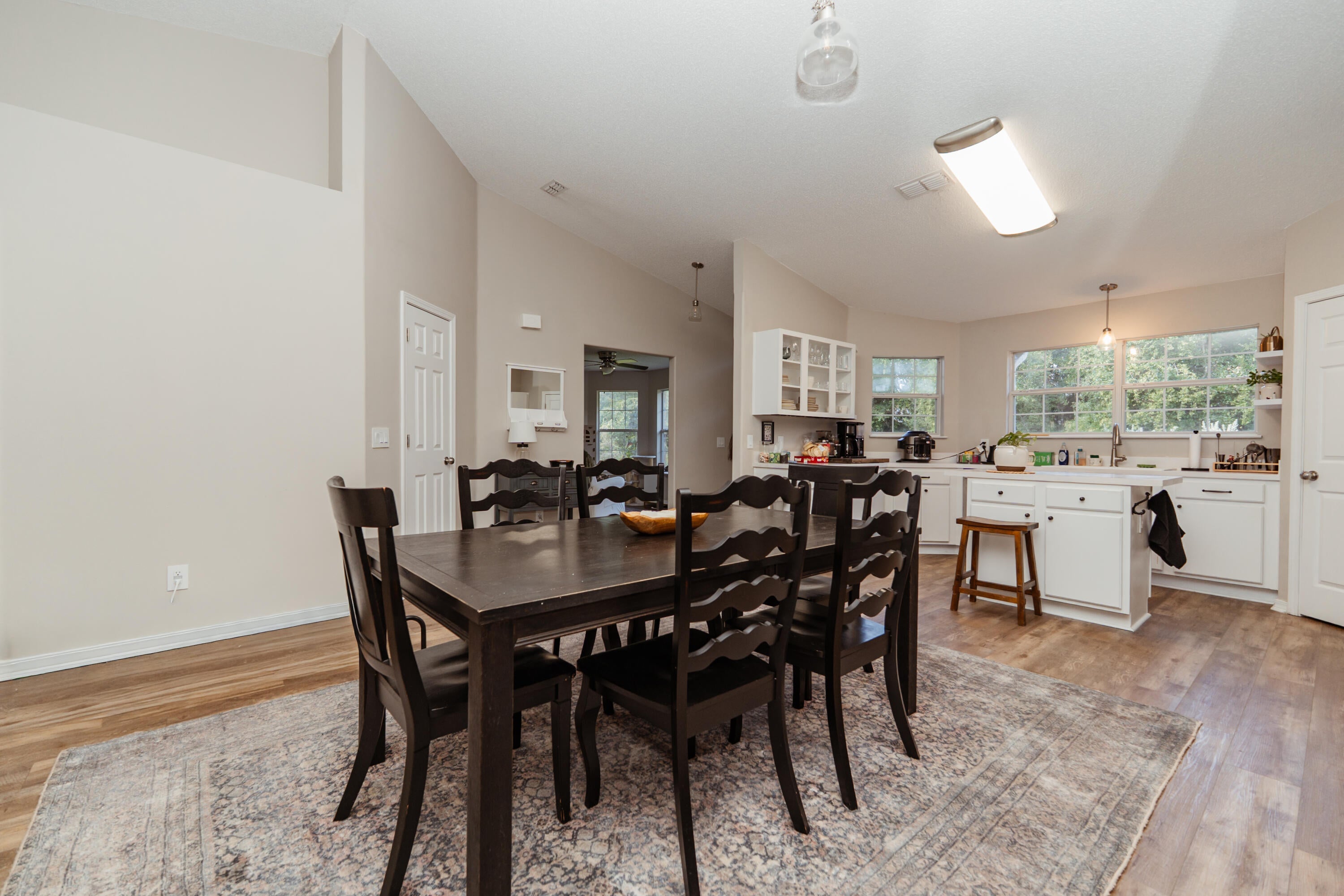 COUNTRYVIEW ESTATES 10TH ADDN - Residential Lease